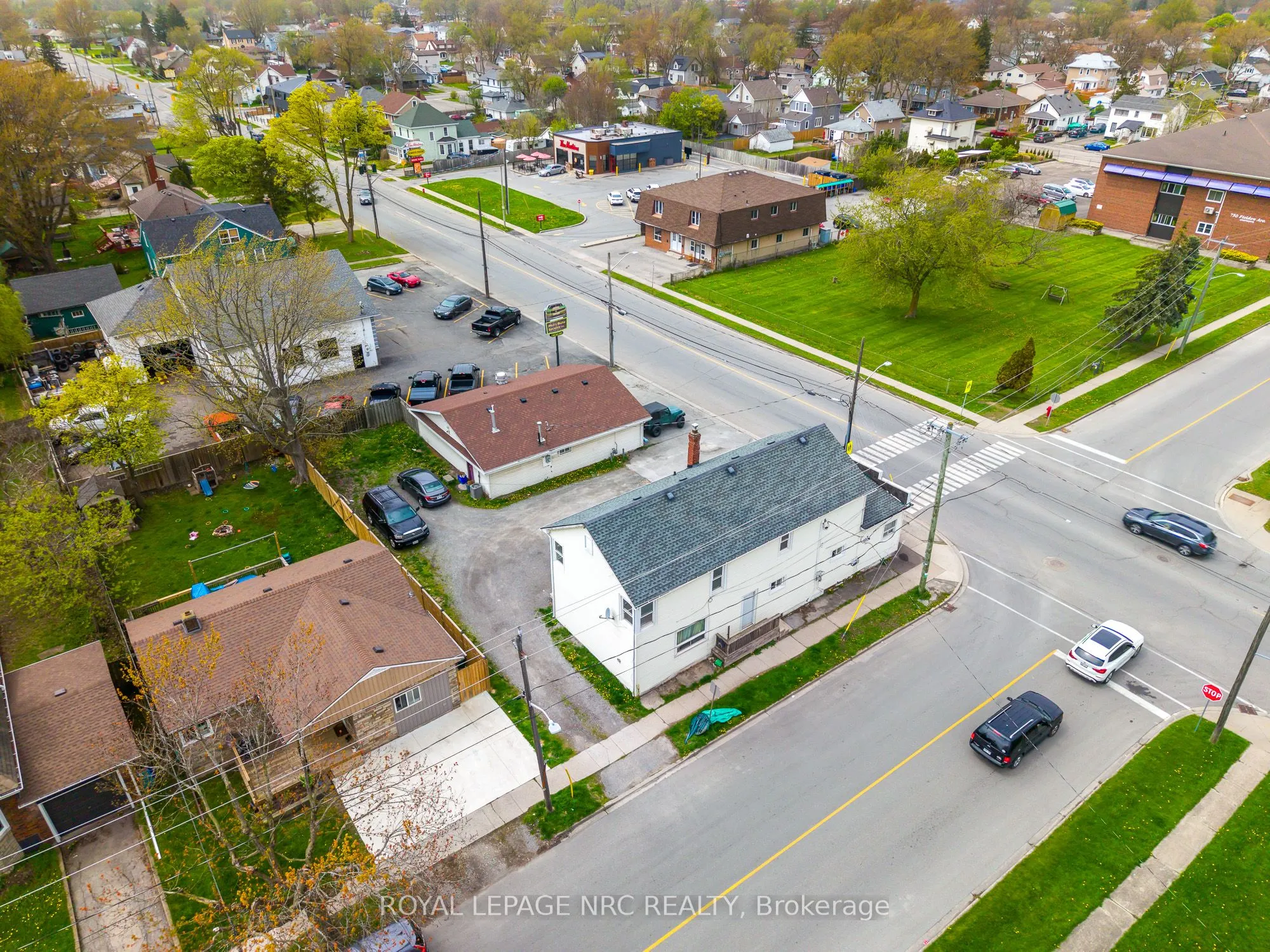 396 Main Street W