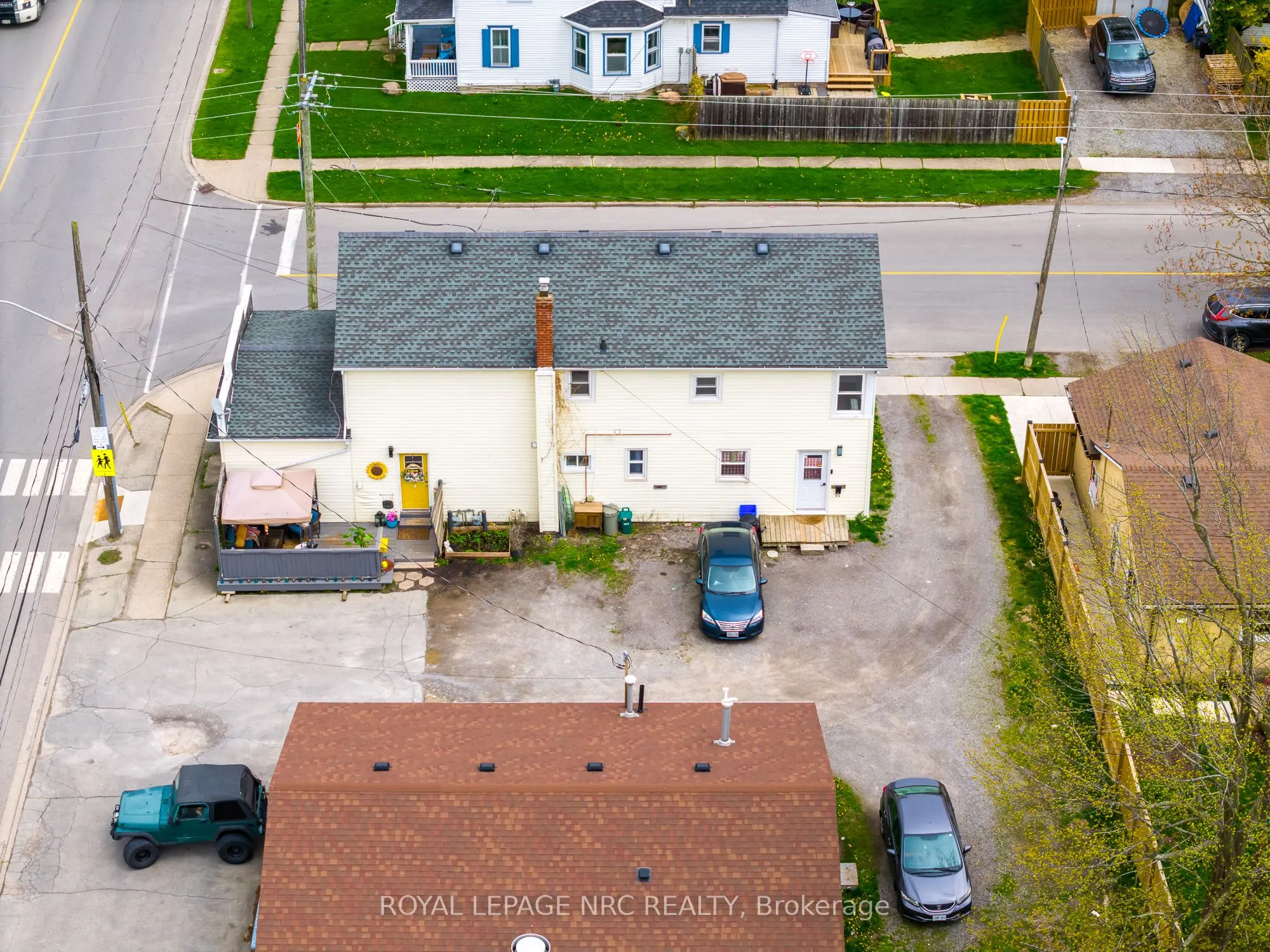 396 Main Street W