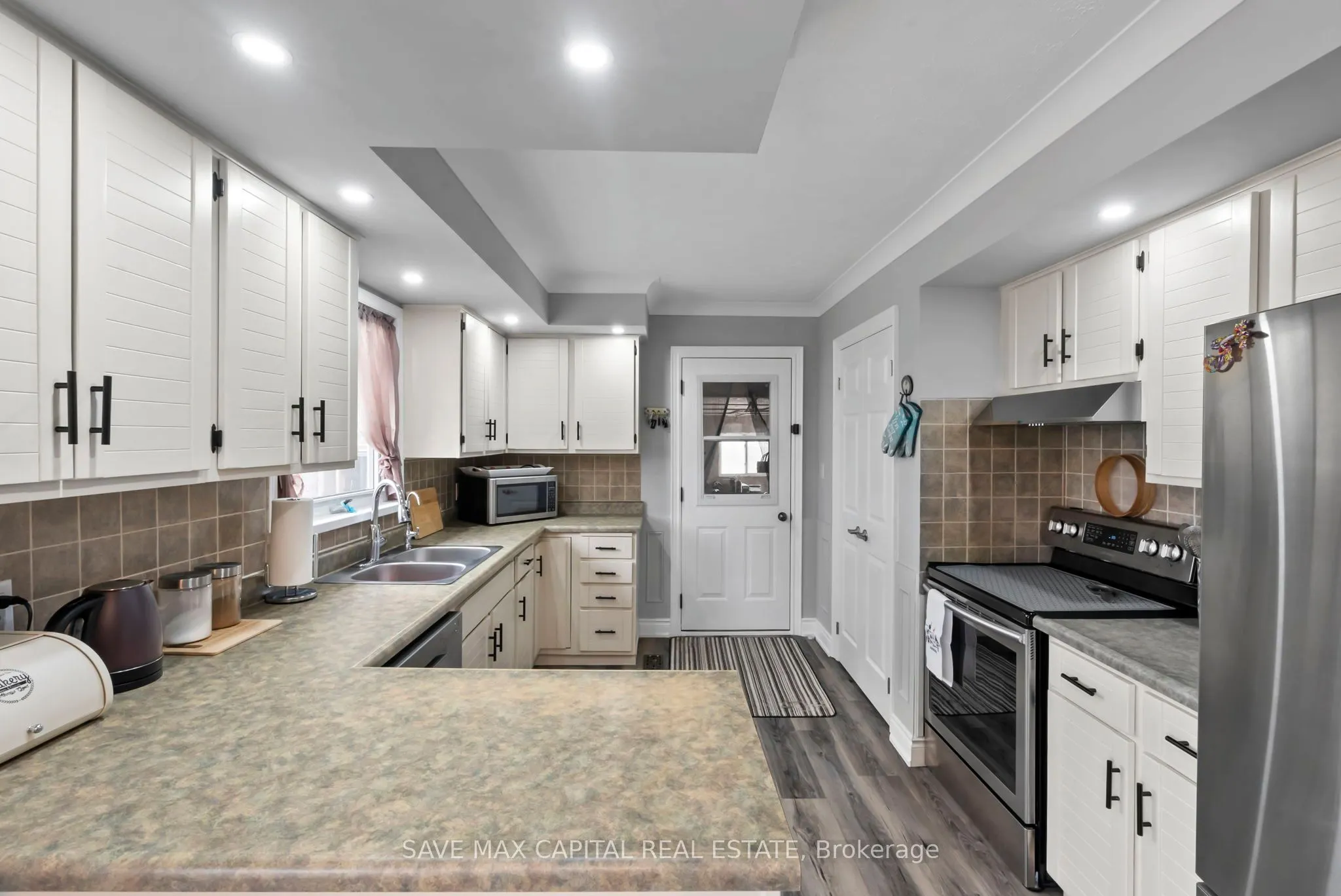 3595 BRUCE ROAD 3