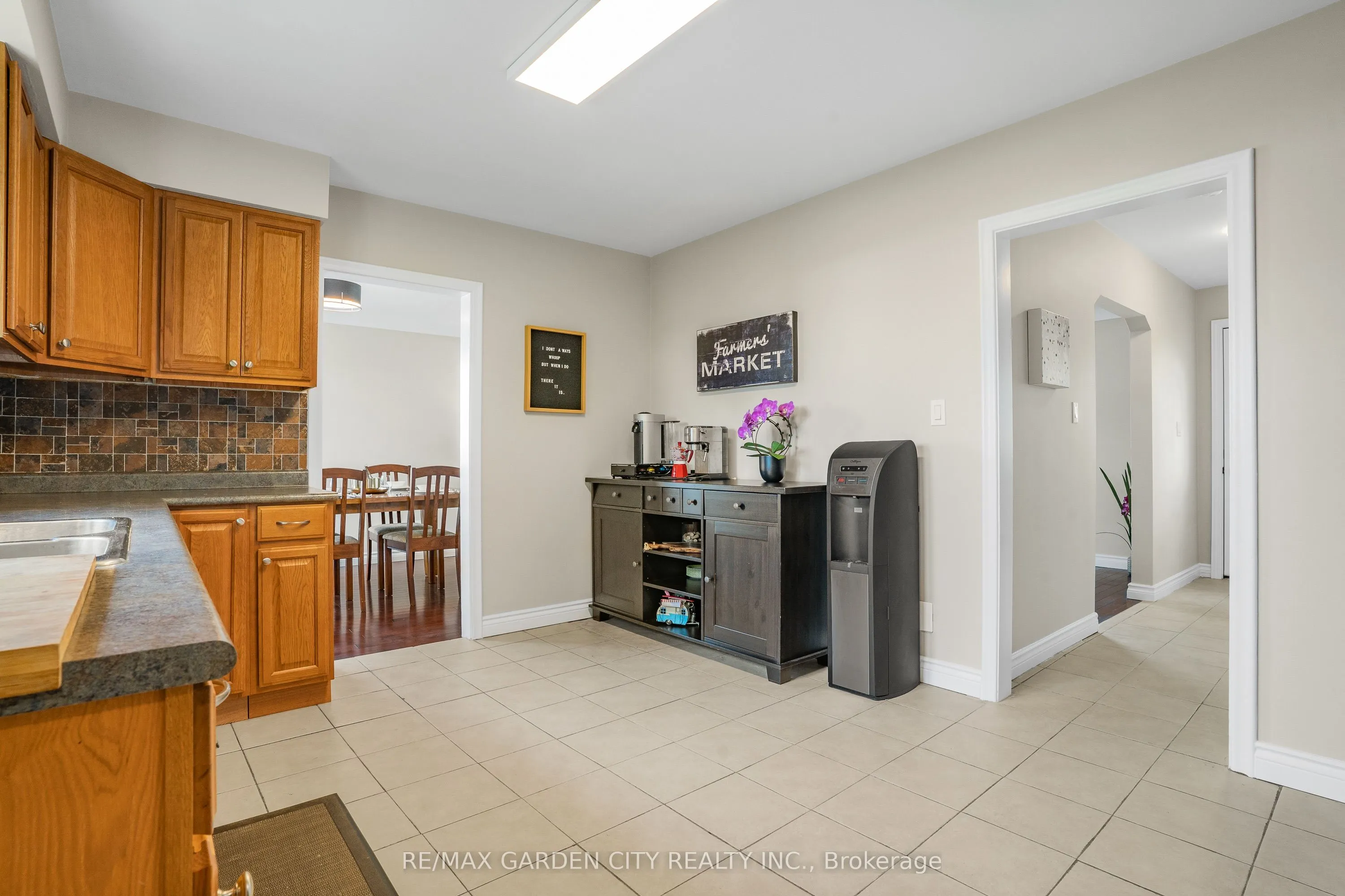 174 Mud Street W