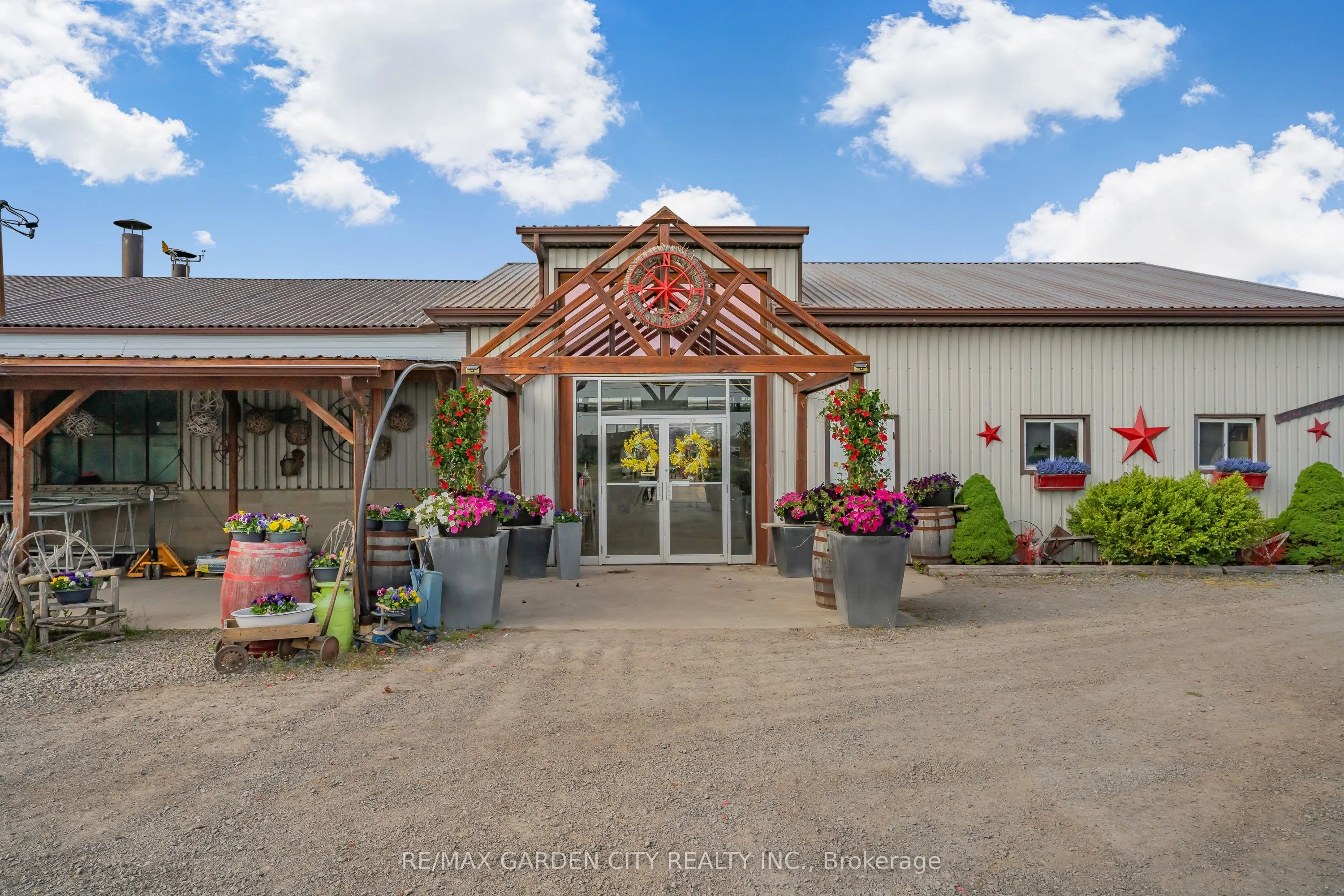 174 Mud Street W
