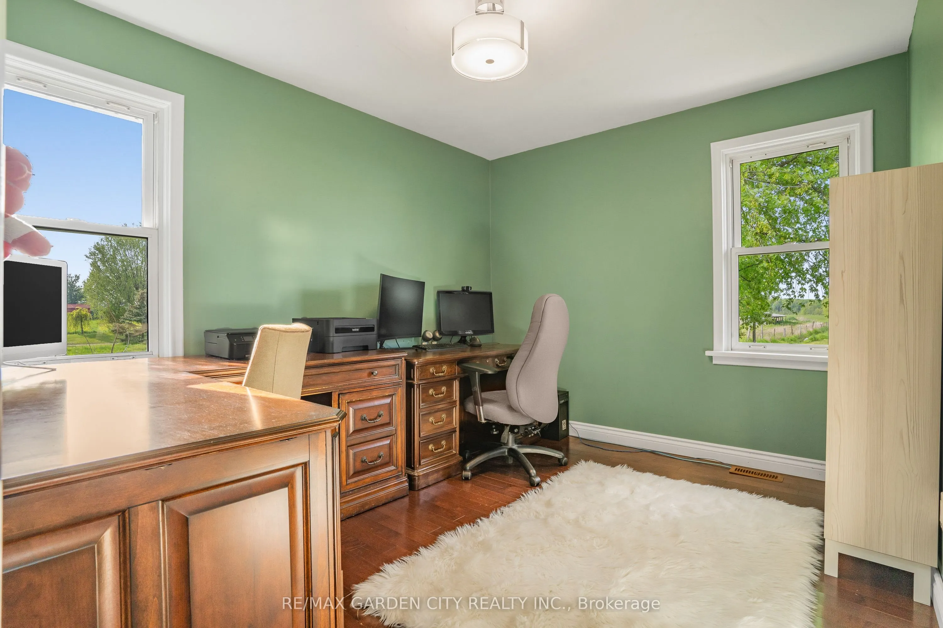 174 Mud Street W