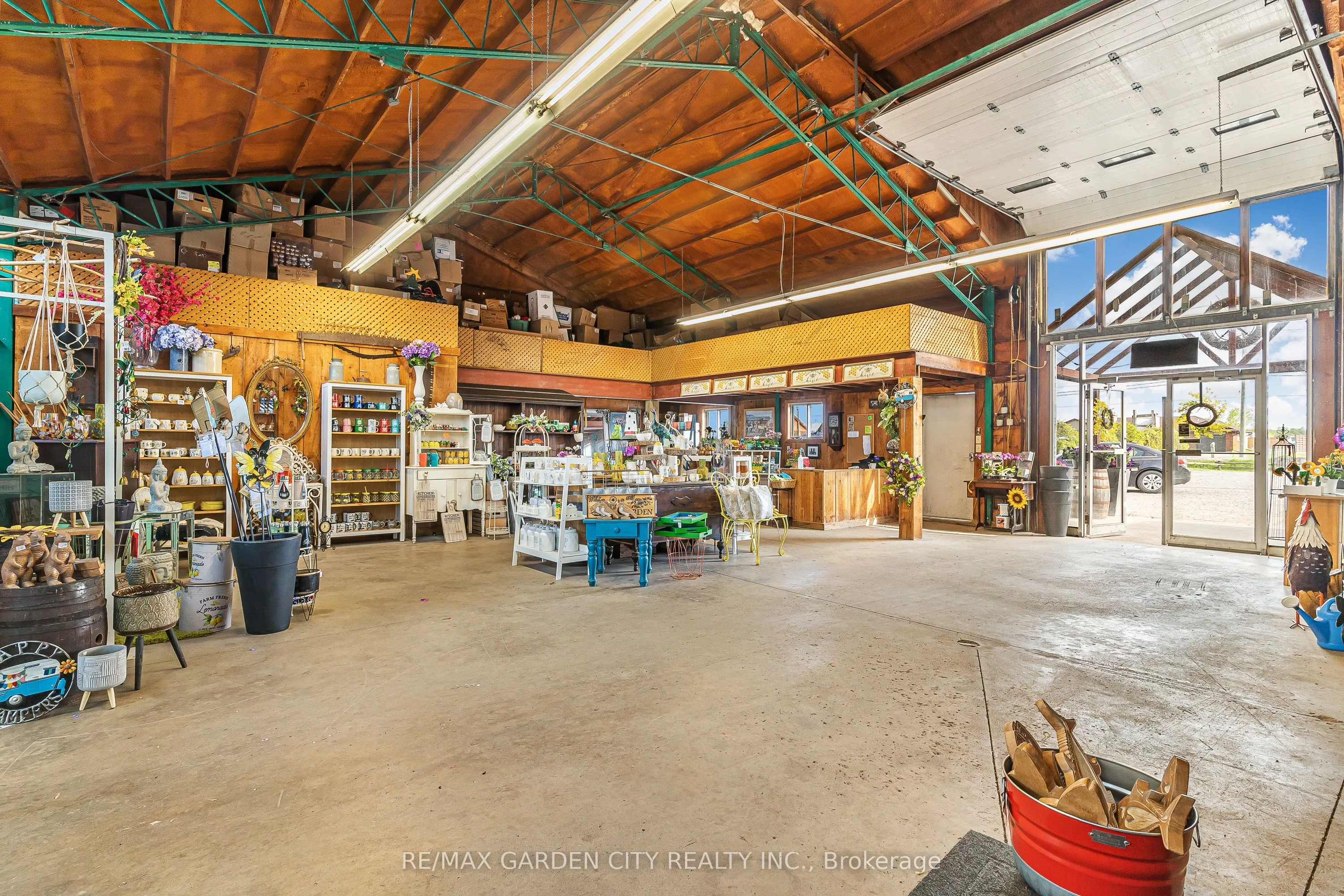 174 Mud Street W