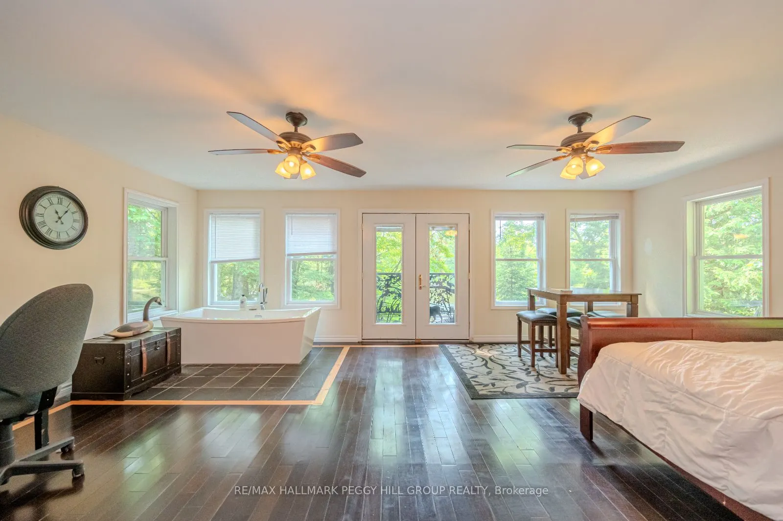 4 Clover Court