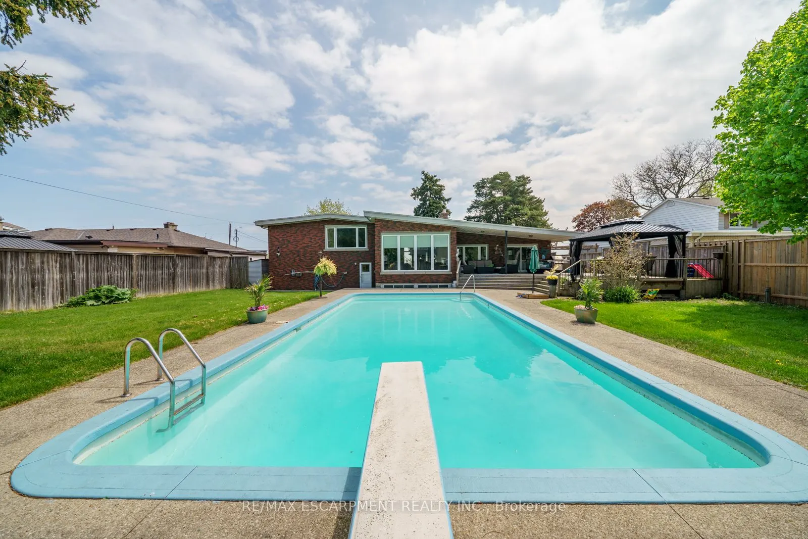 418 Mountain Brow Boulevard