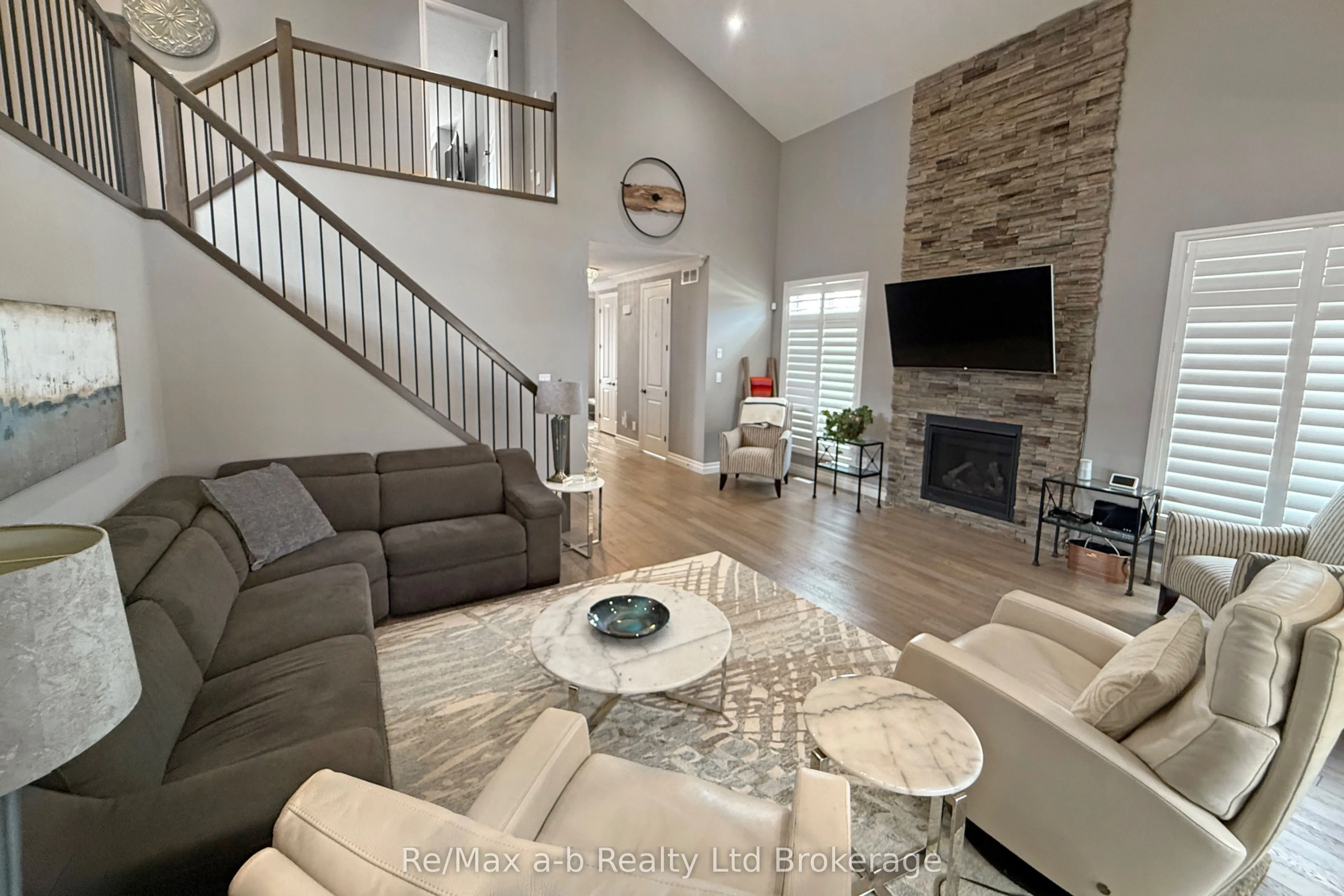 1236 Alberni Road