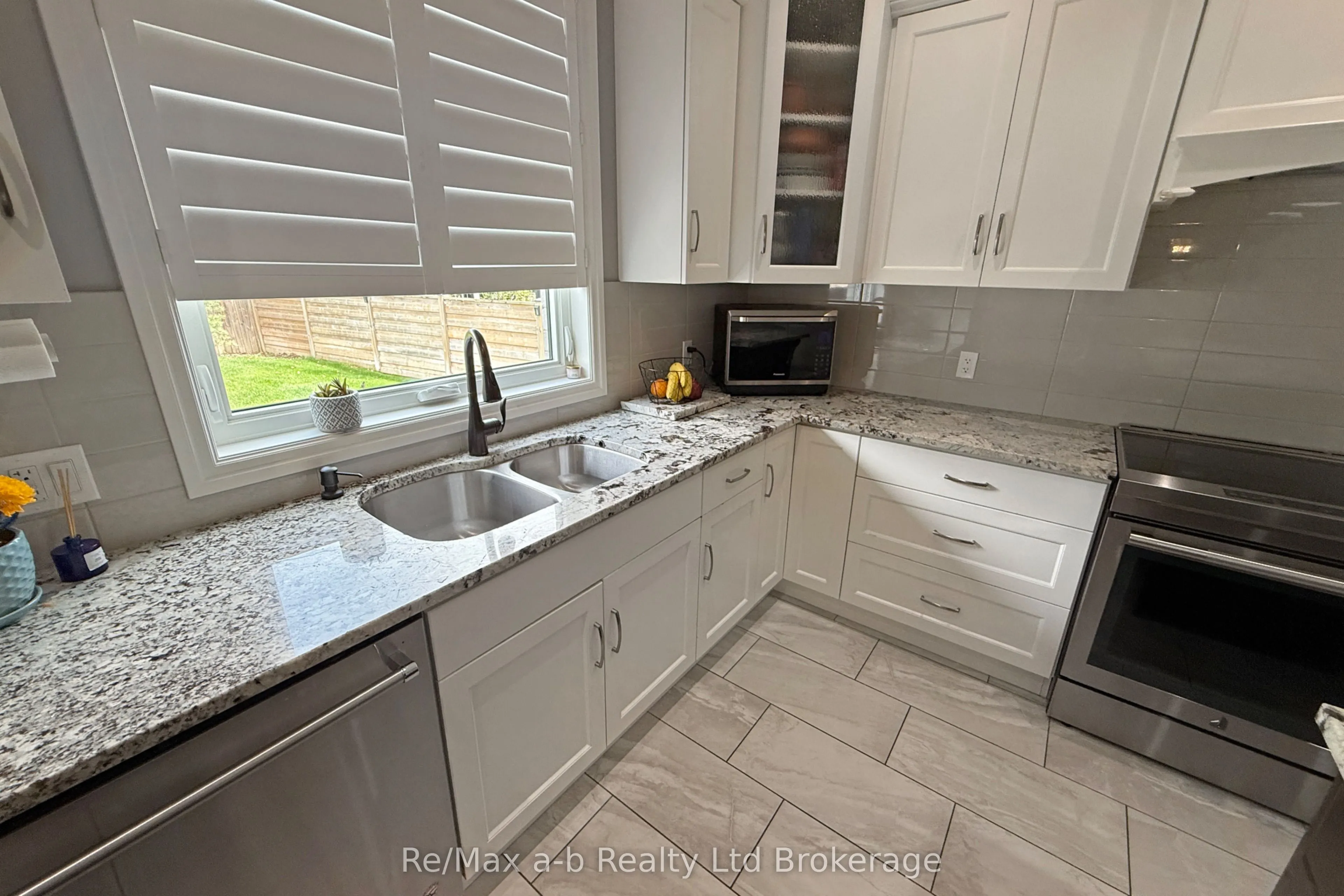 1236 Alberni Road