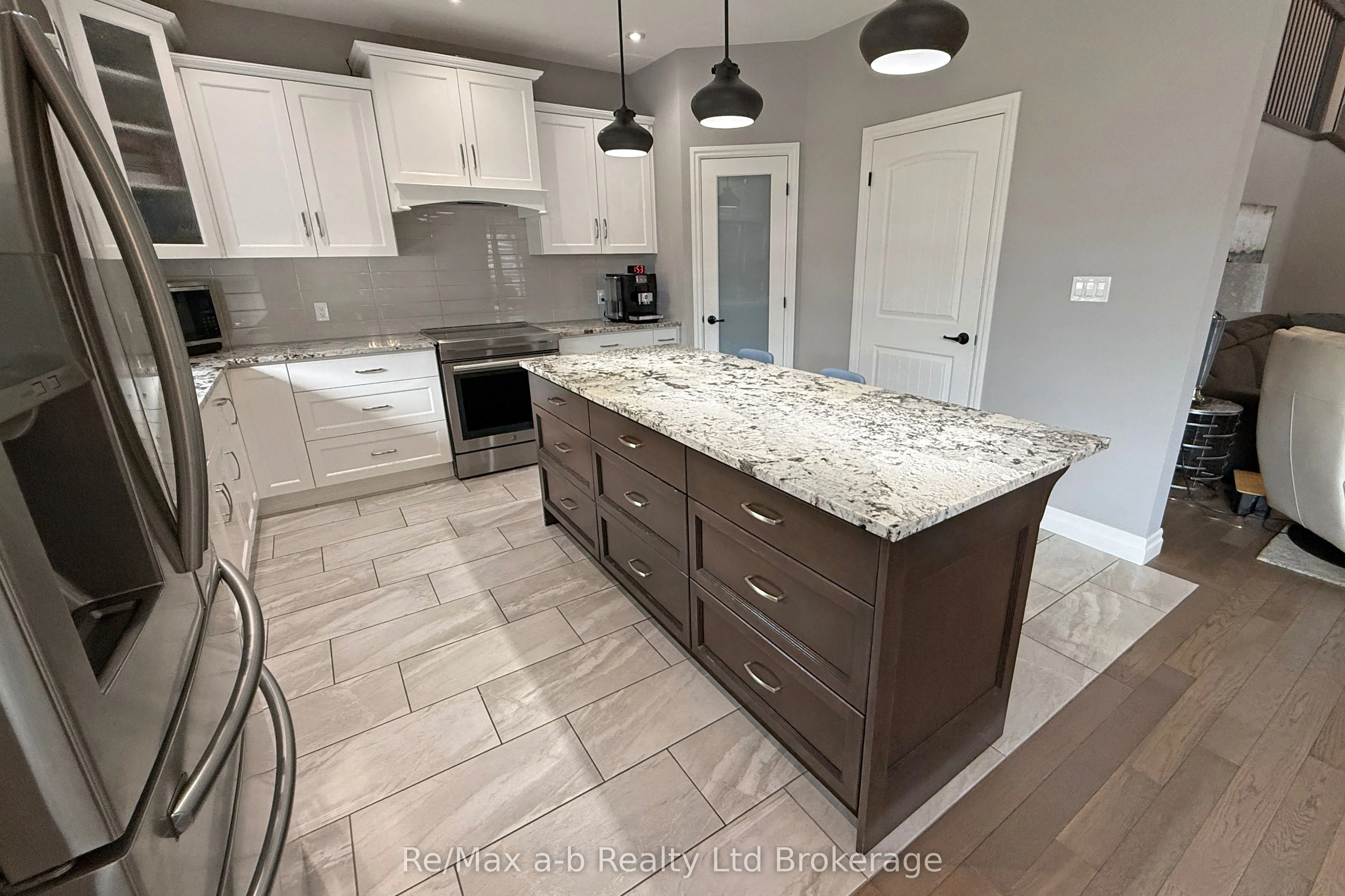 1236 Alberni Road