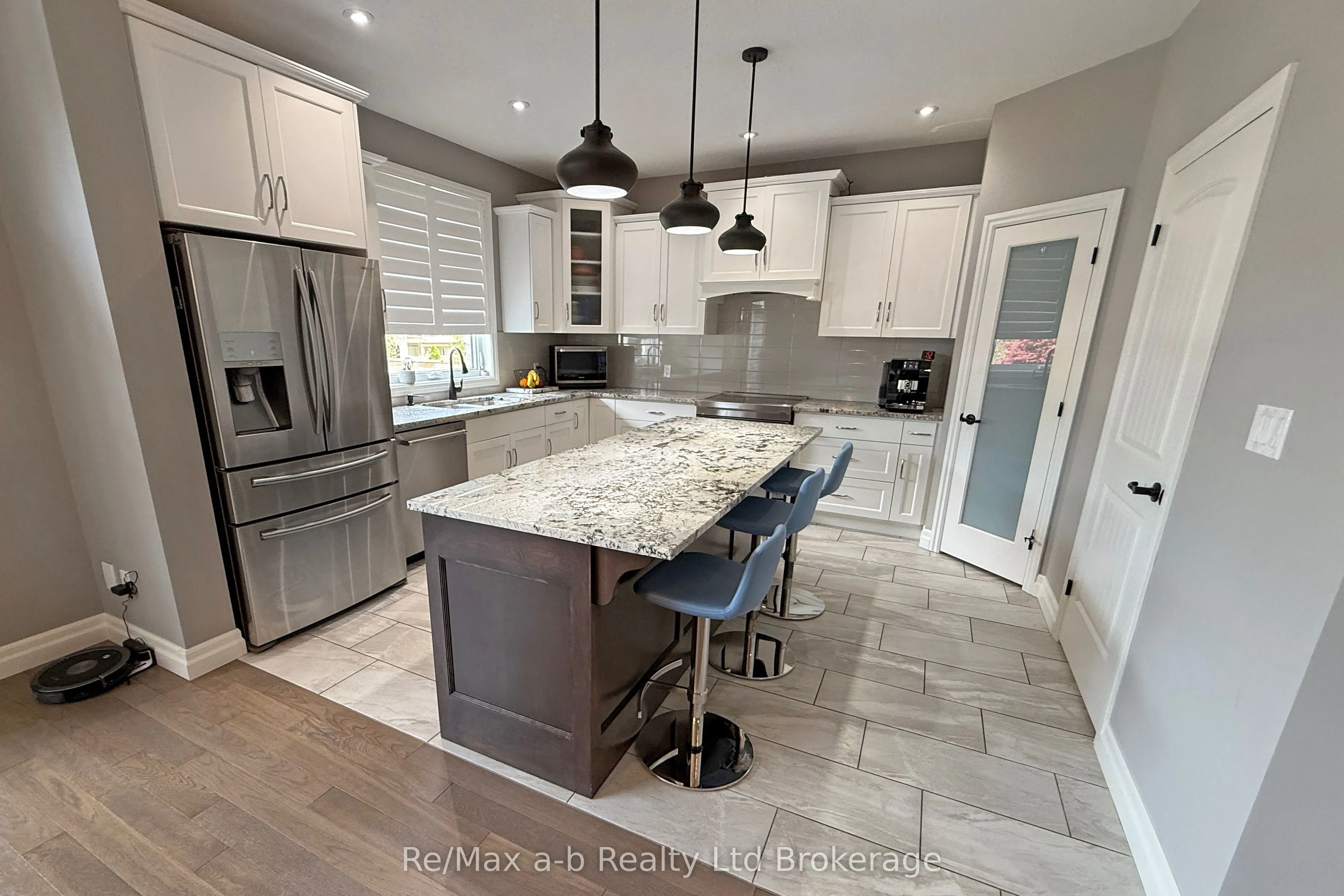 1236 Alberni Road