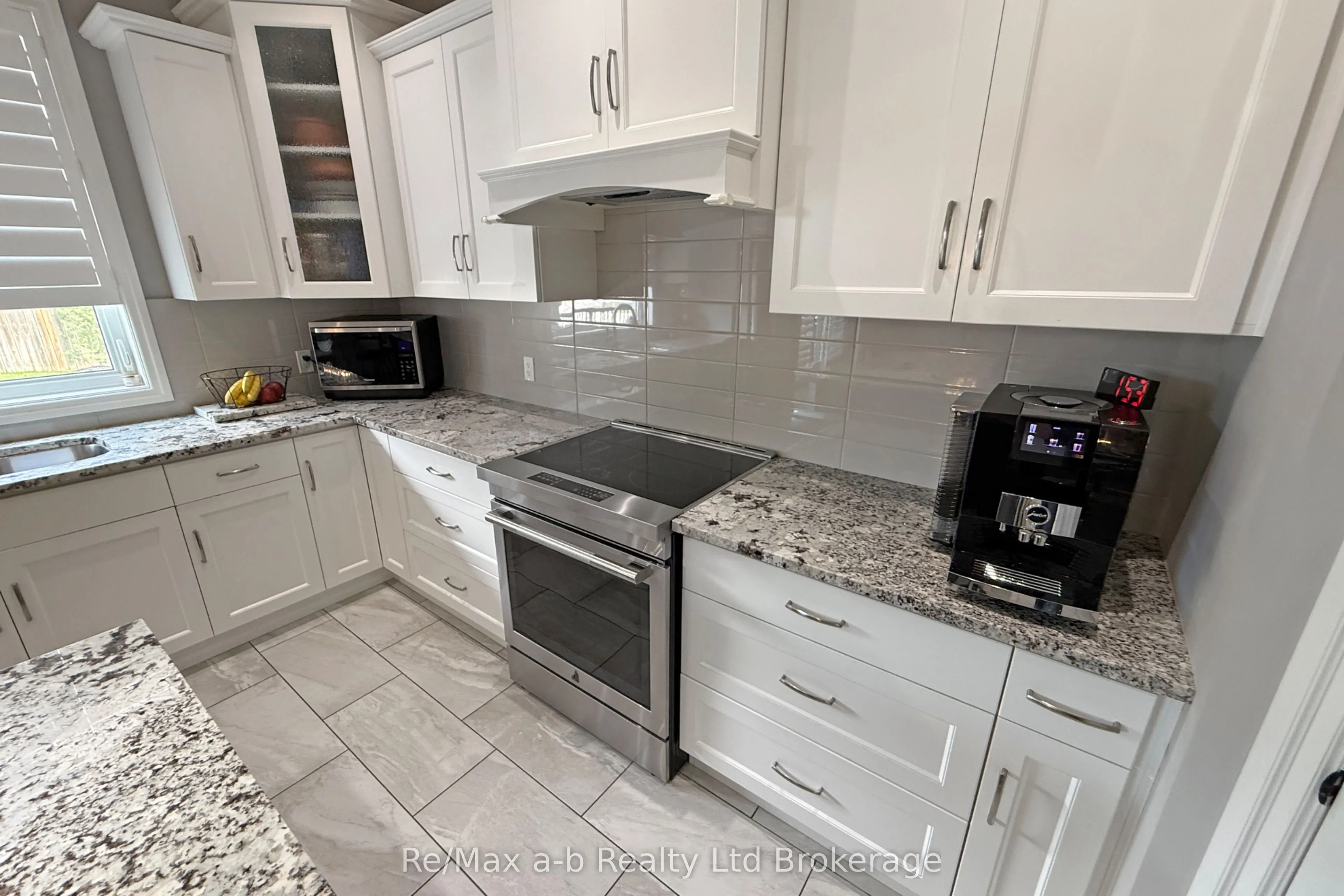 1236 Alberni Road