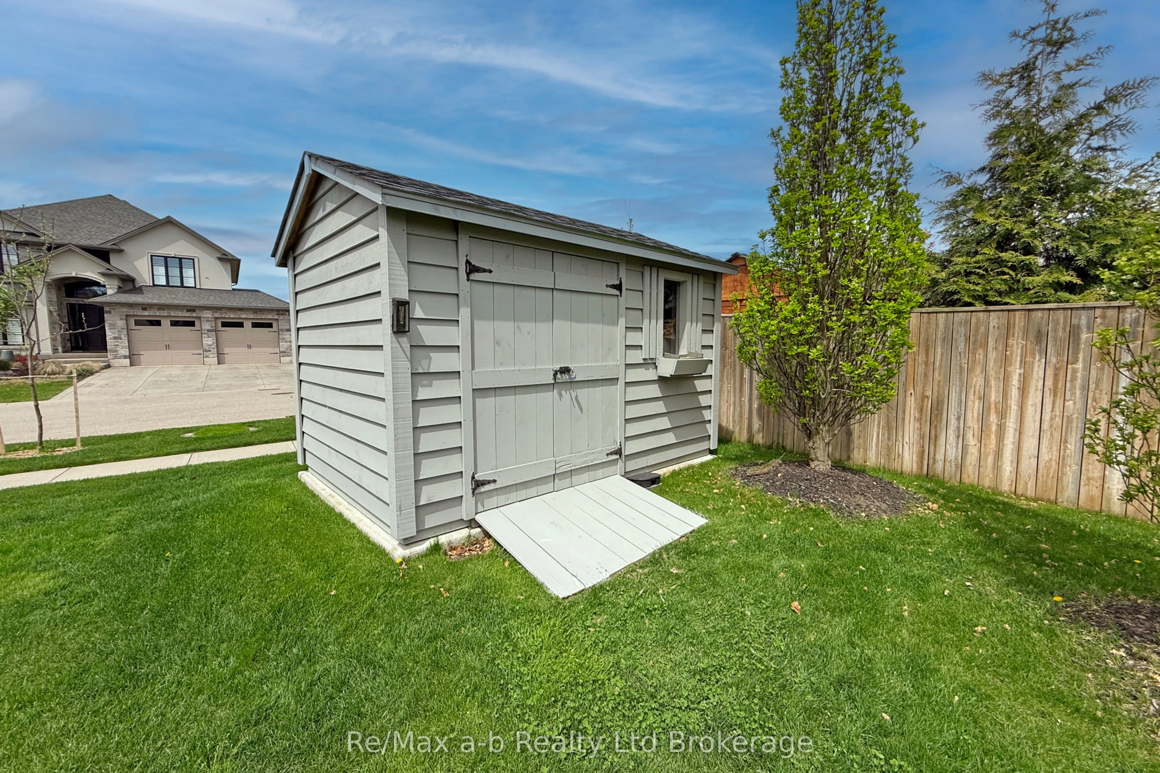 1236 Alberni Road