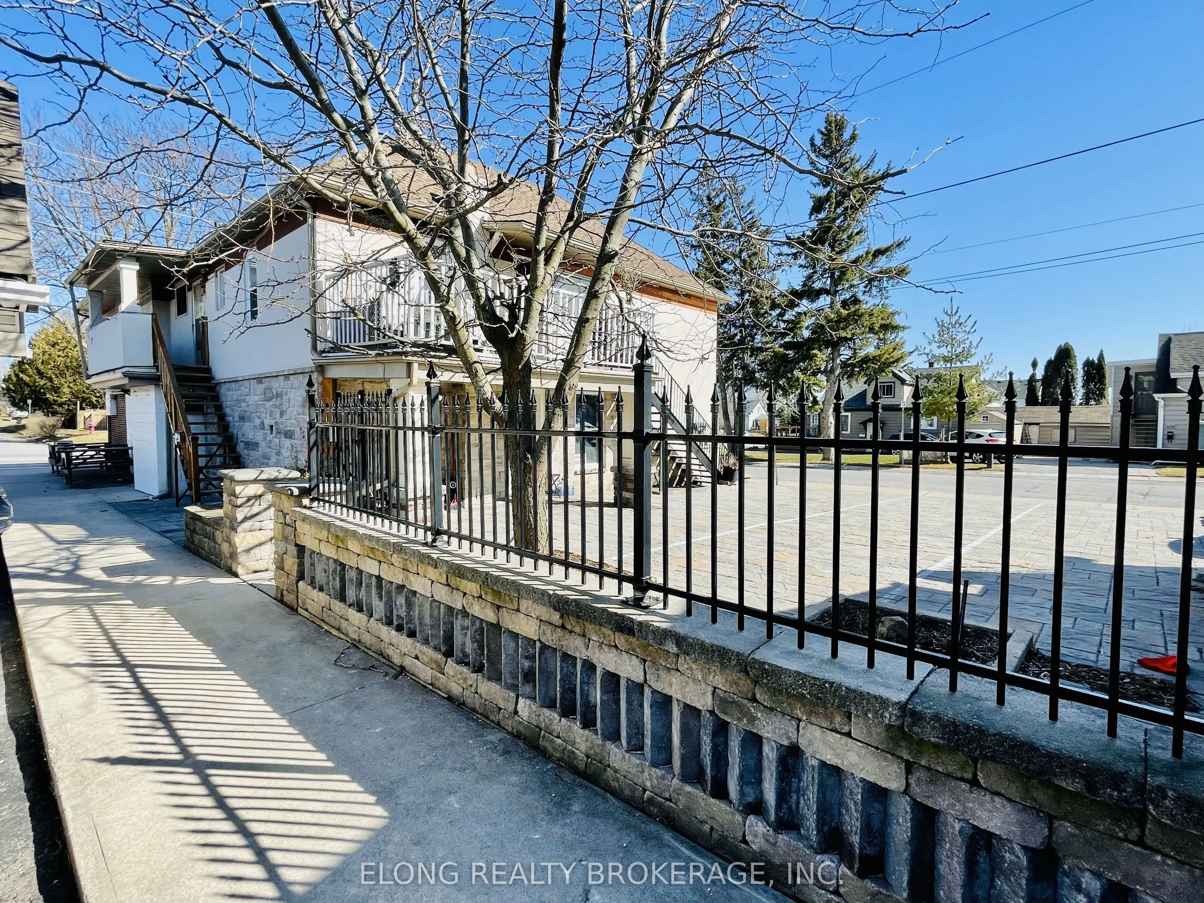6235 DRUMMOND Road