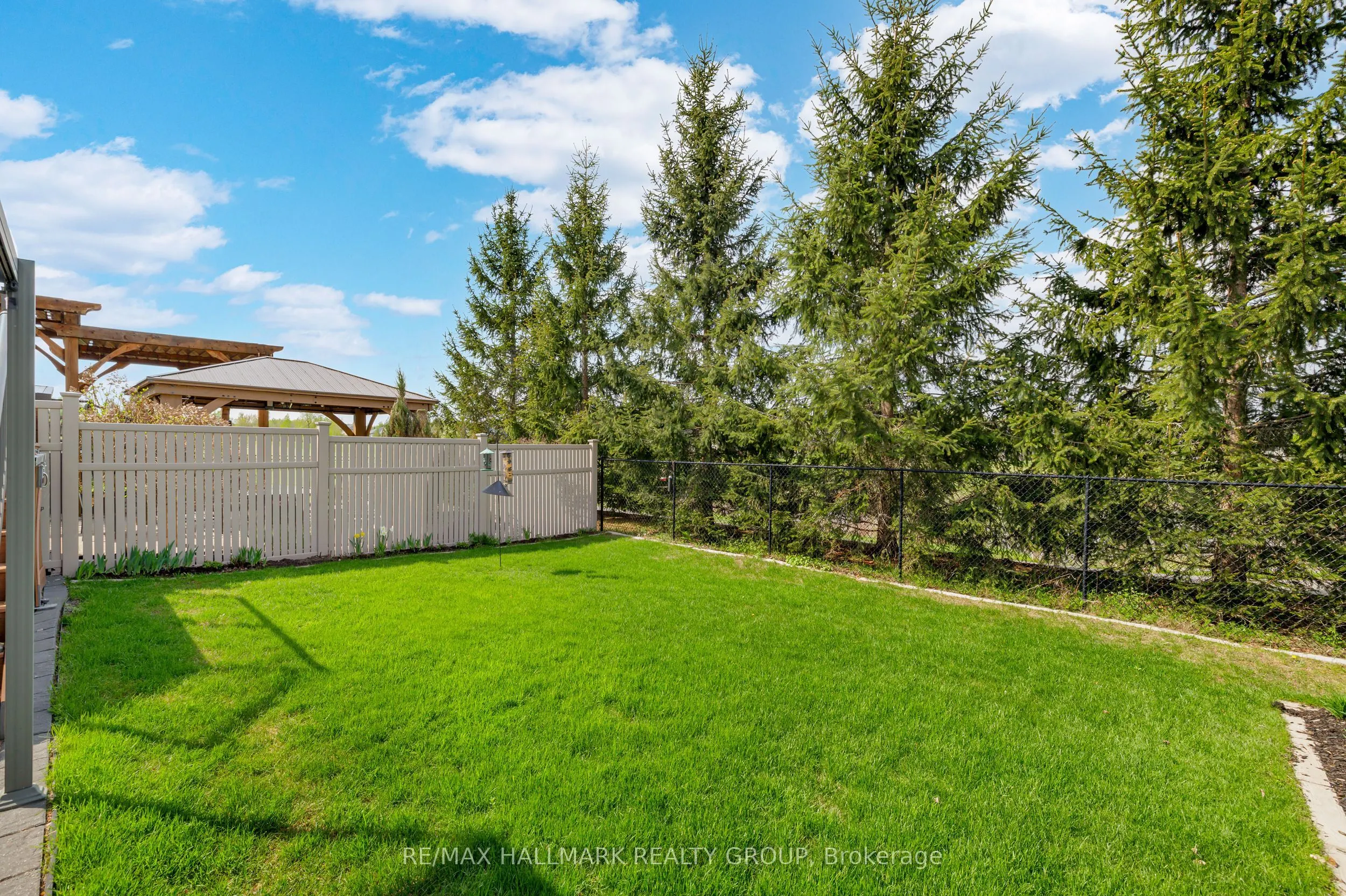 251 Royal Landing Gate
