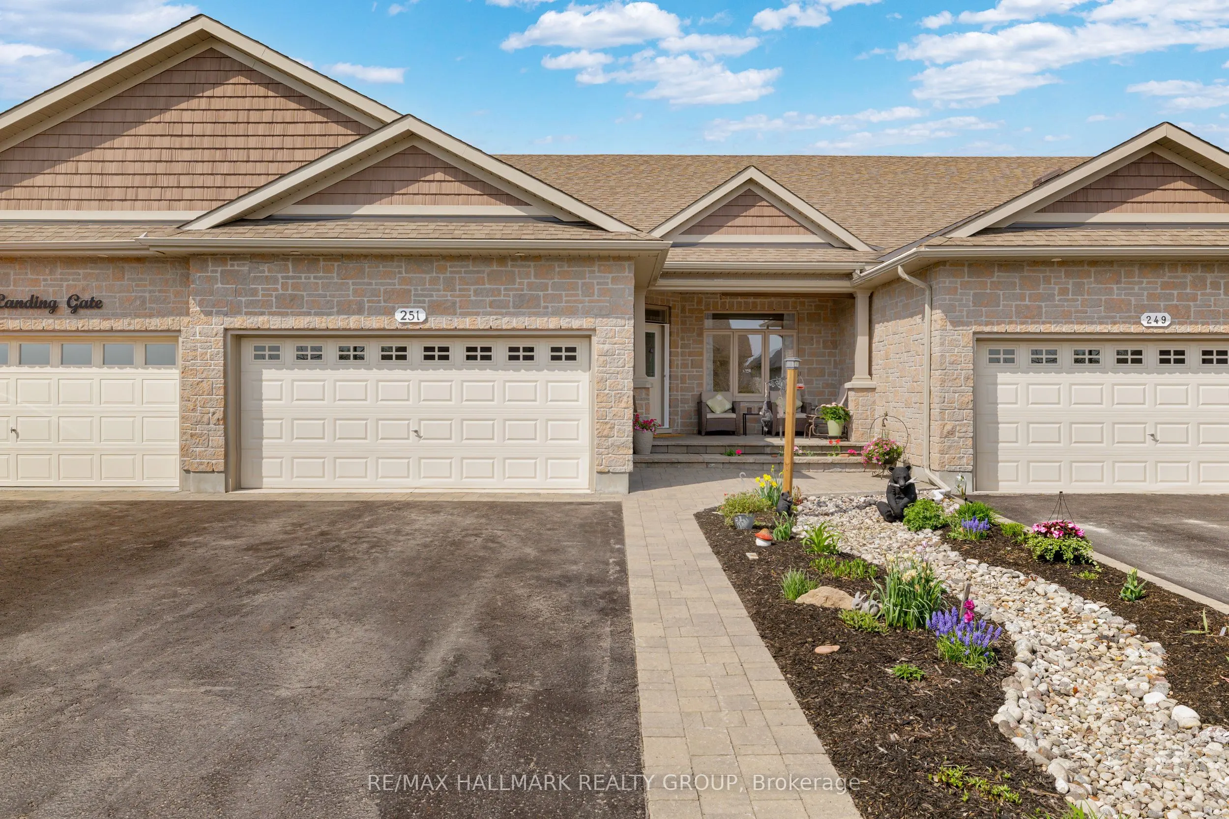 251 Royal Landing Gate
