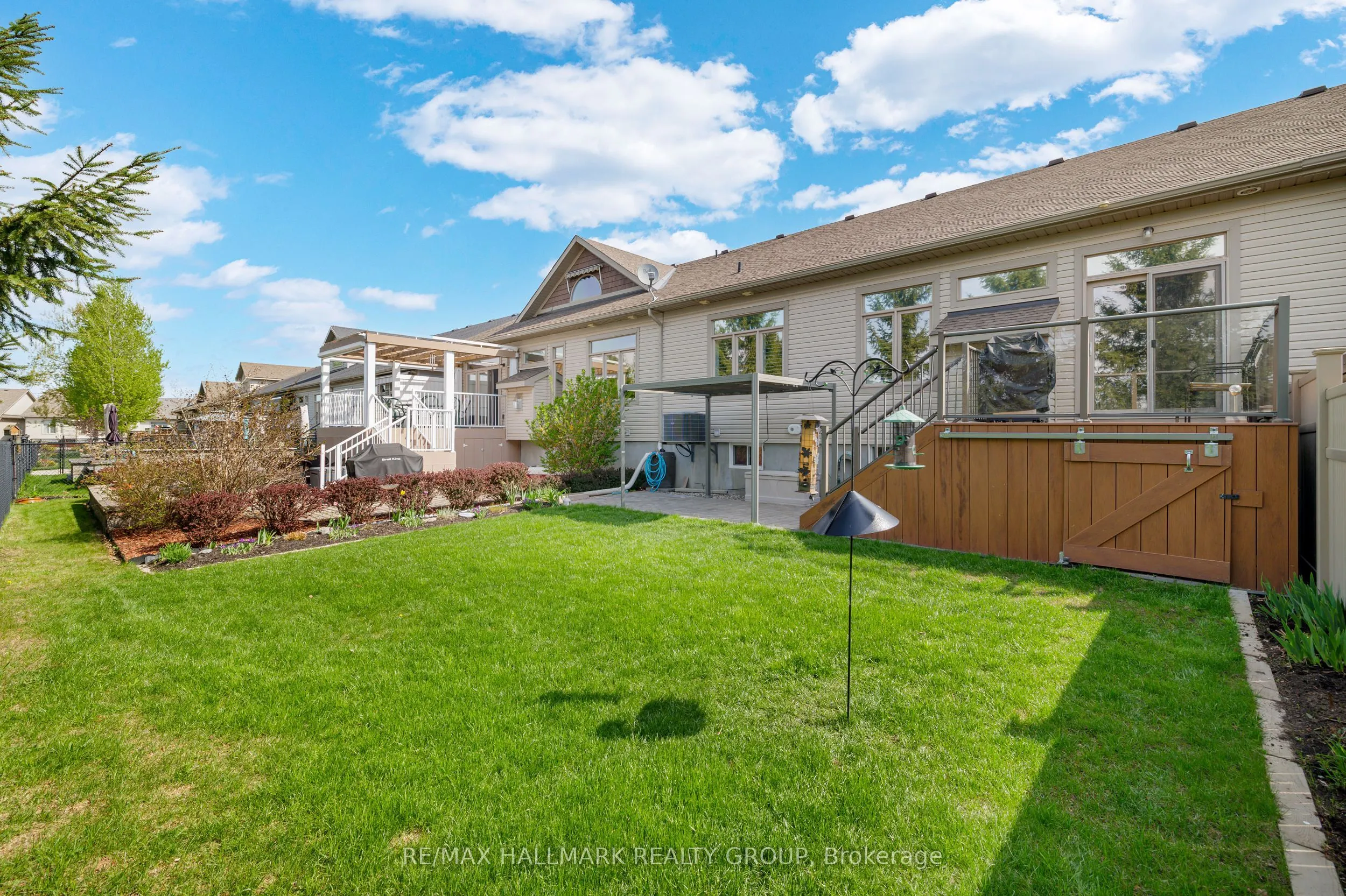 251 Royal Landing Gate