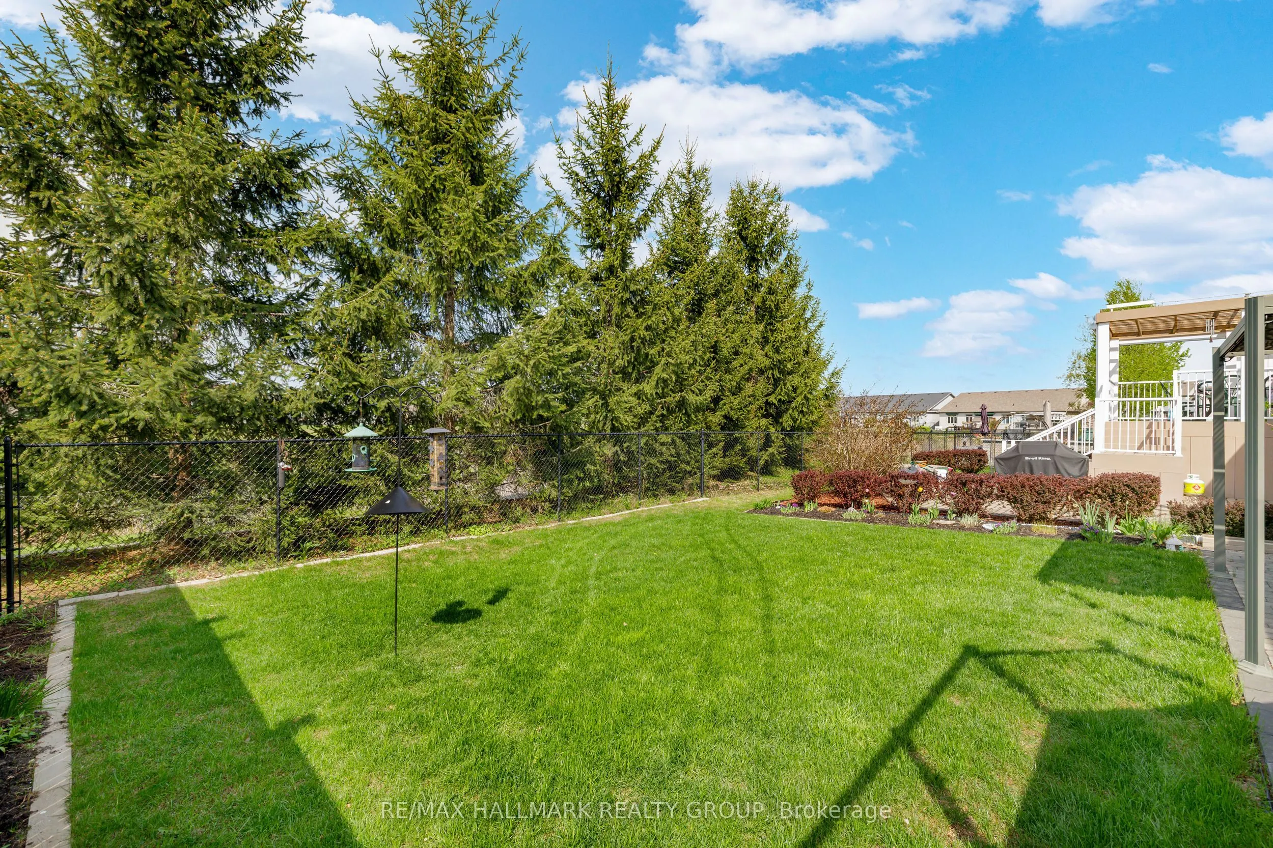 251 Royal Landing Gate