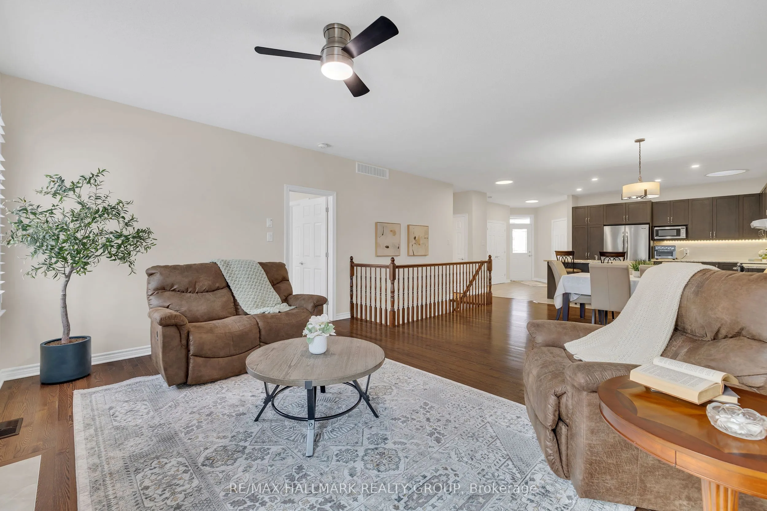 251 Royal Landing Gate