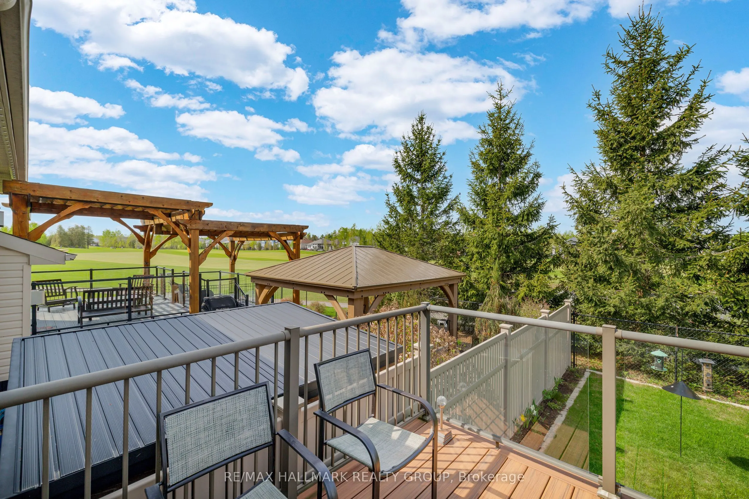 251 Royal Landing Gate