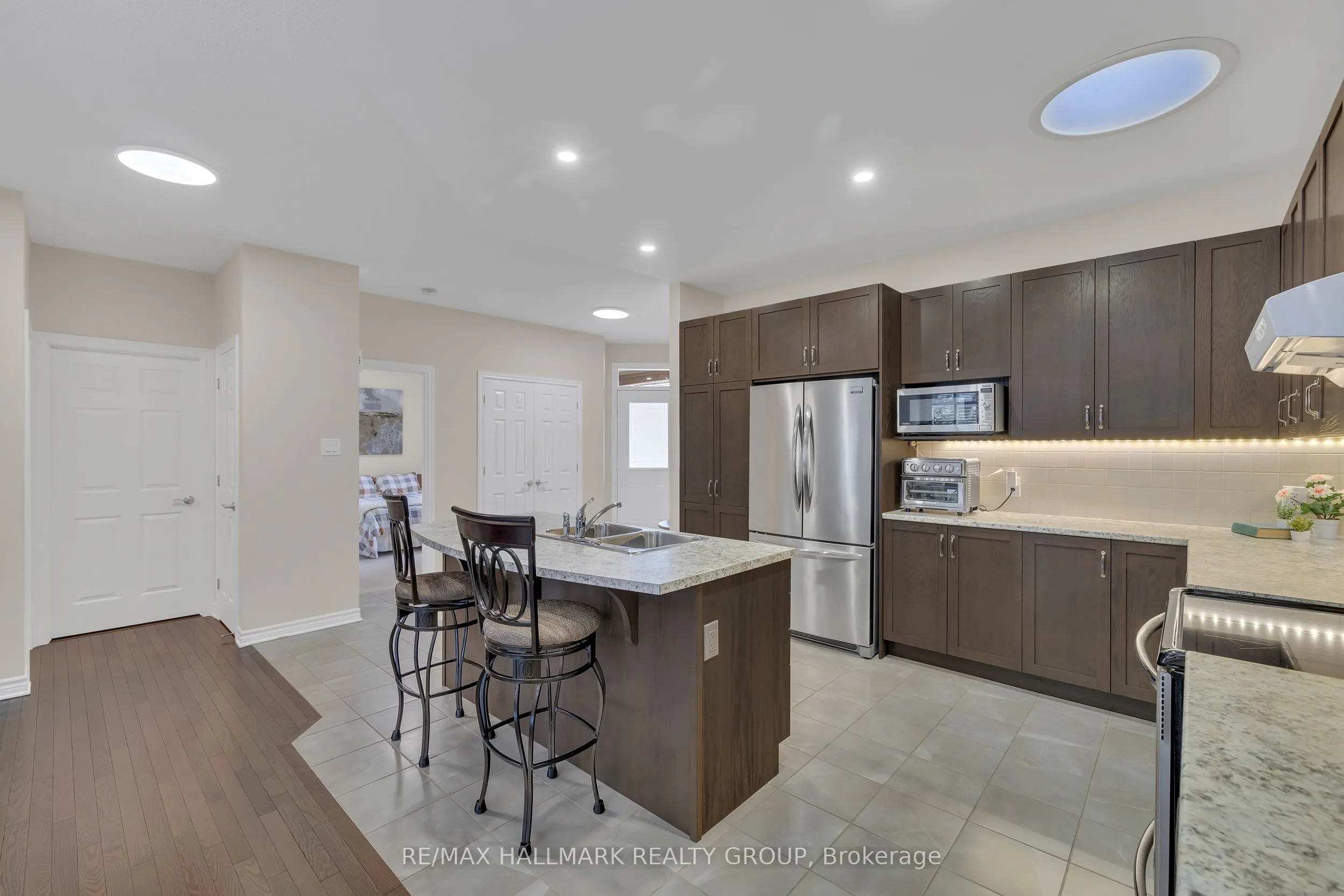 251 Royal Landing Gate