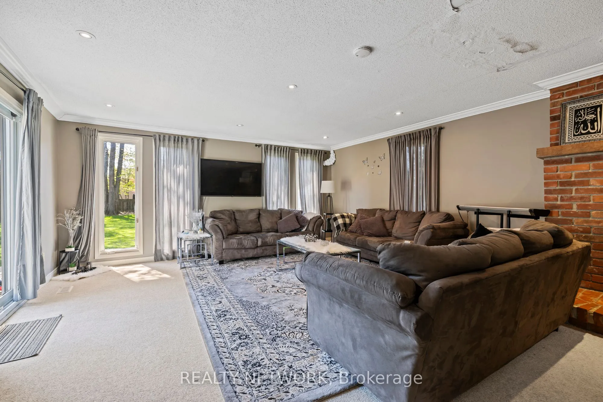 210 Valleyview Drive