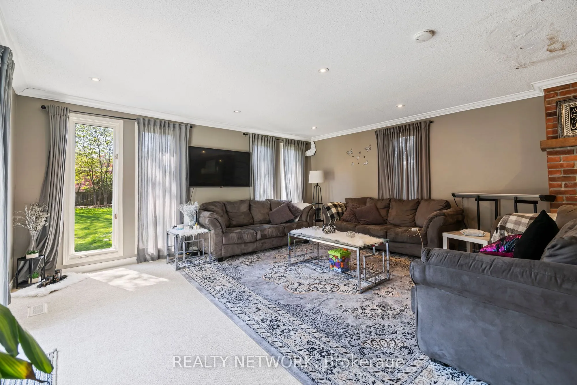 210 Valleyview Drive