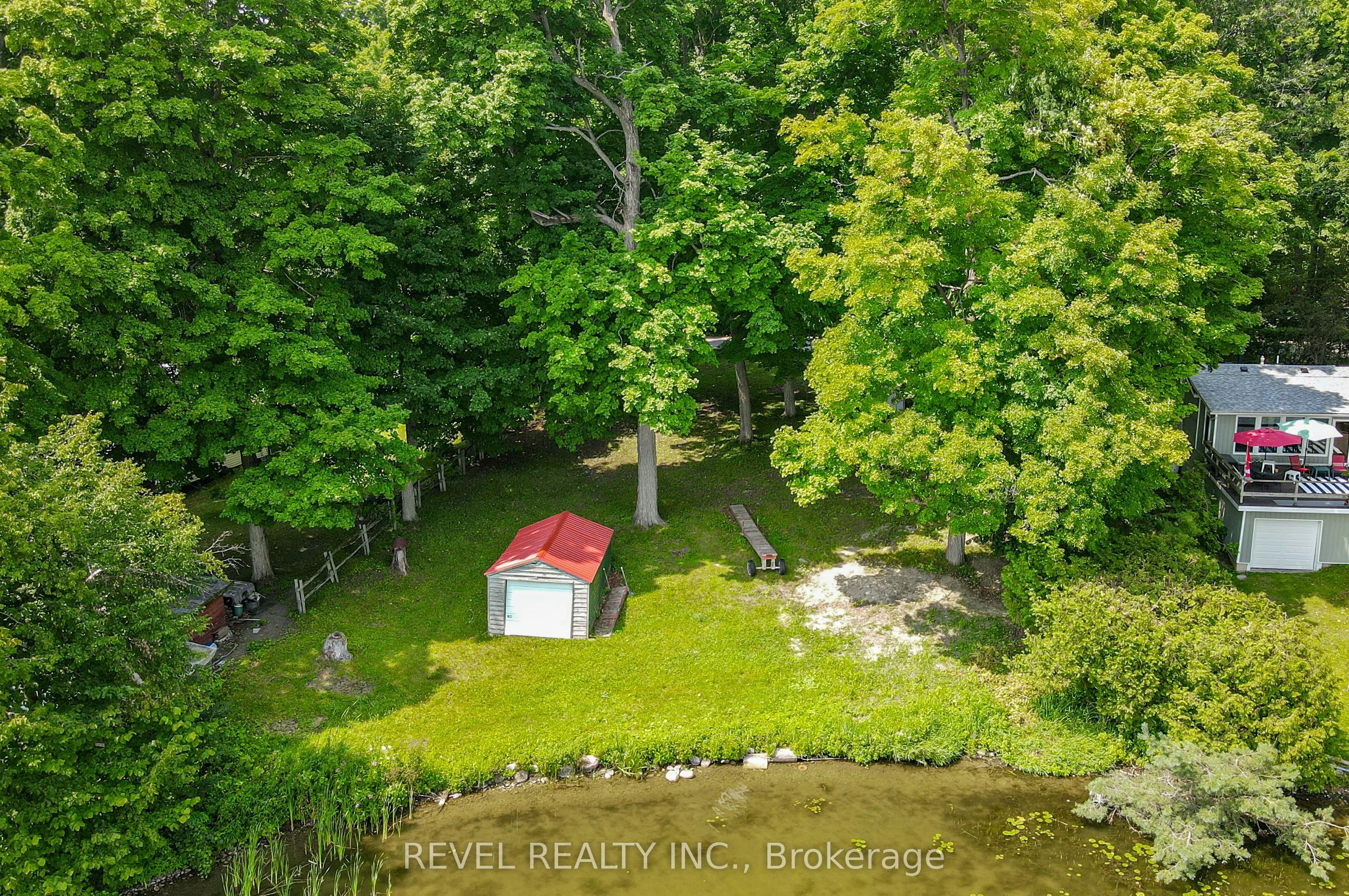 23 SUGARBUSH Trail