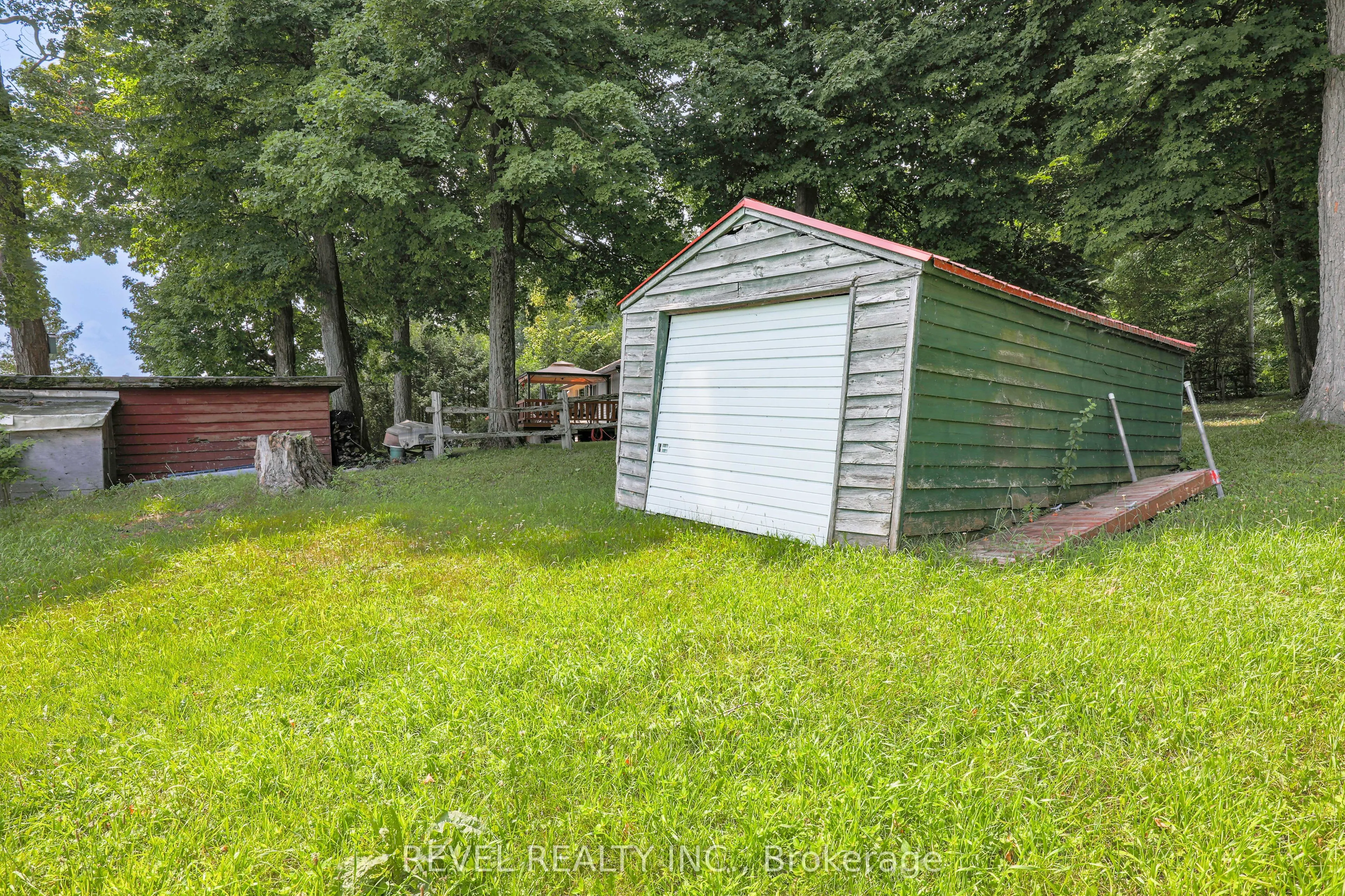 23 SUGARBUSH Trail