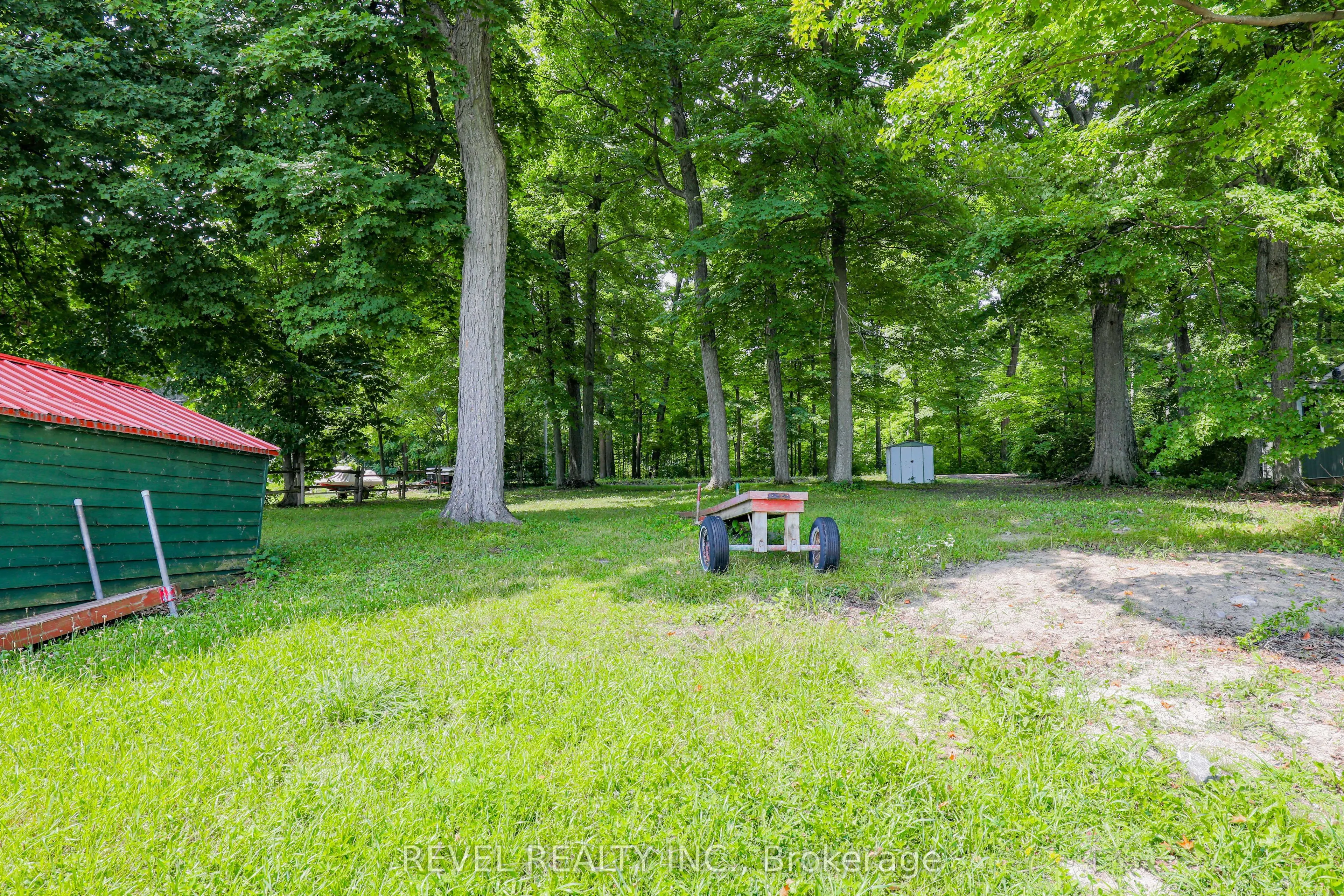 23 SUGARBUSH Trail