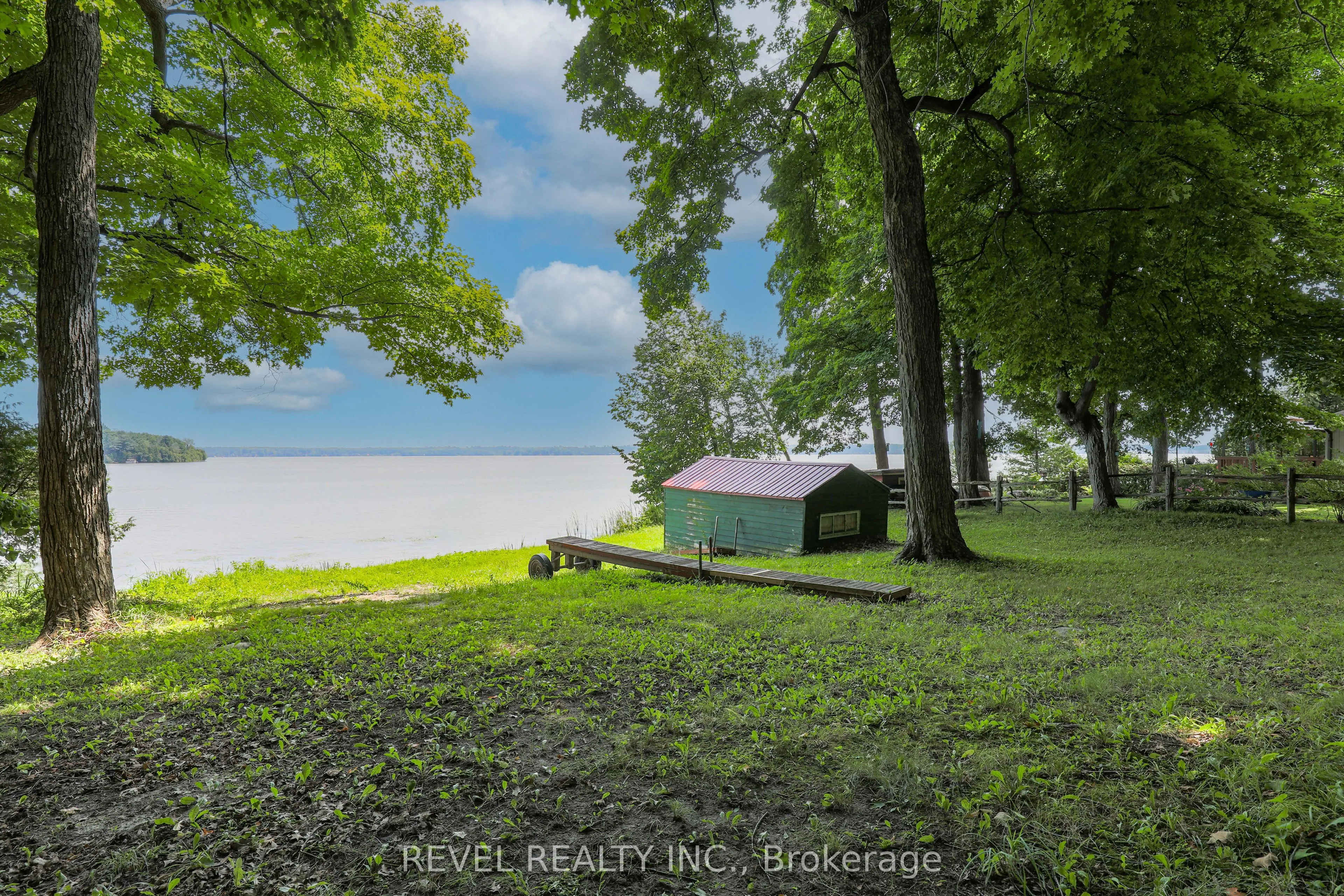 23 SUGARBUSH Trail