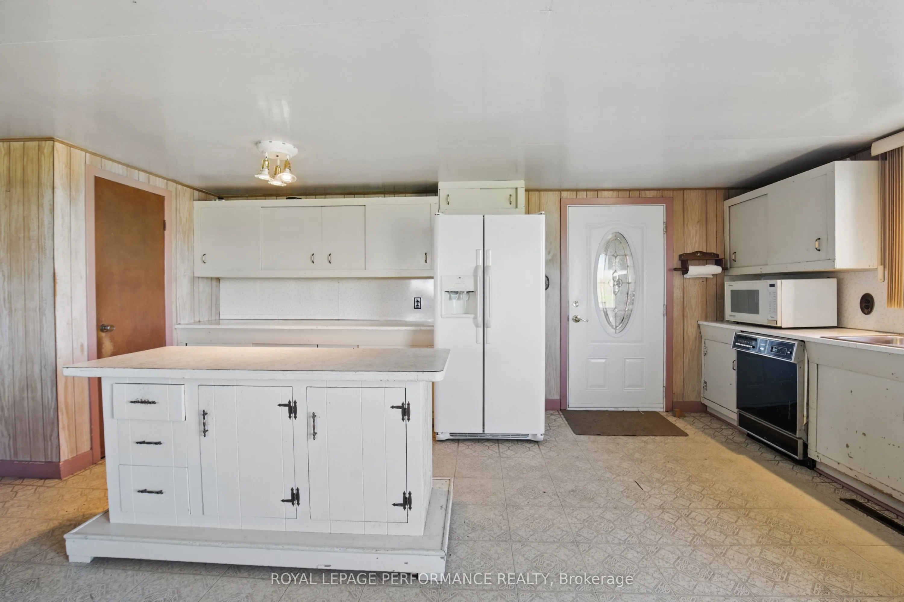 3300 County Rd 14 Concession