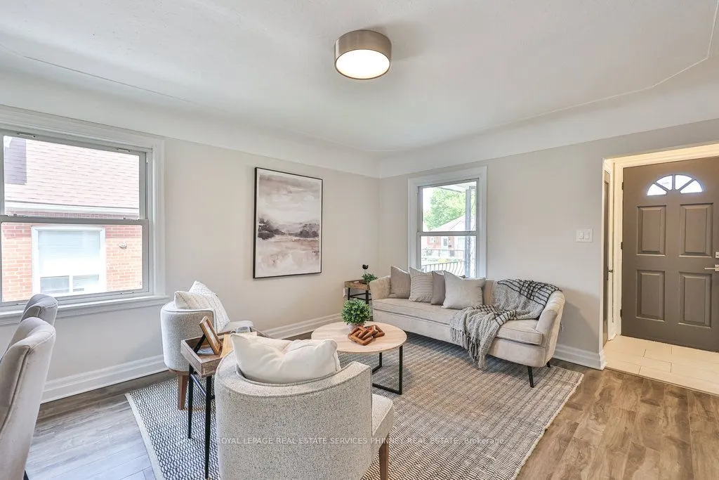 256 Walter Avenue S