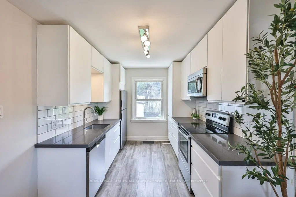 256 Walter Avenue S