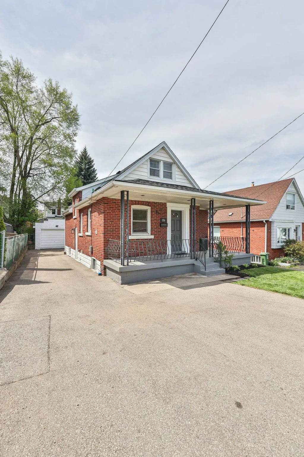 256 Walter Avenue S