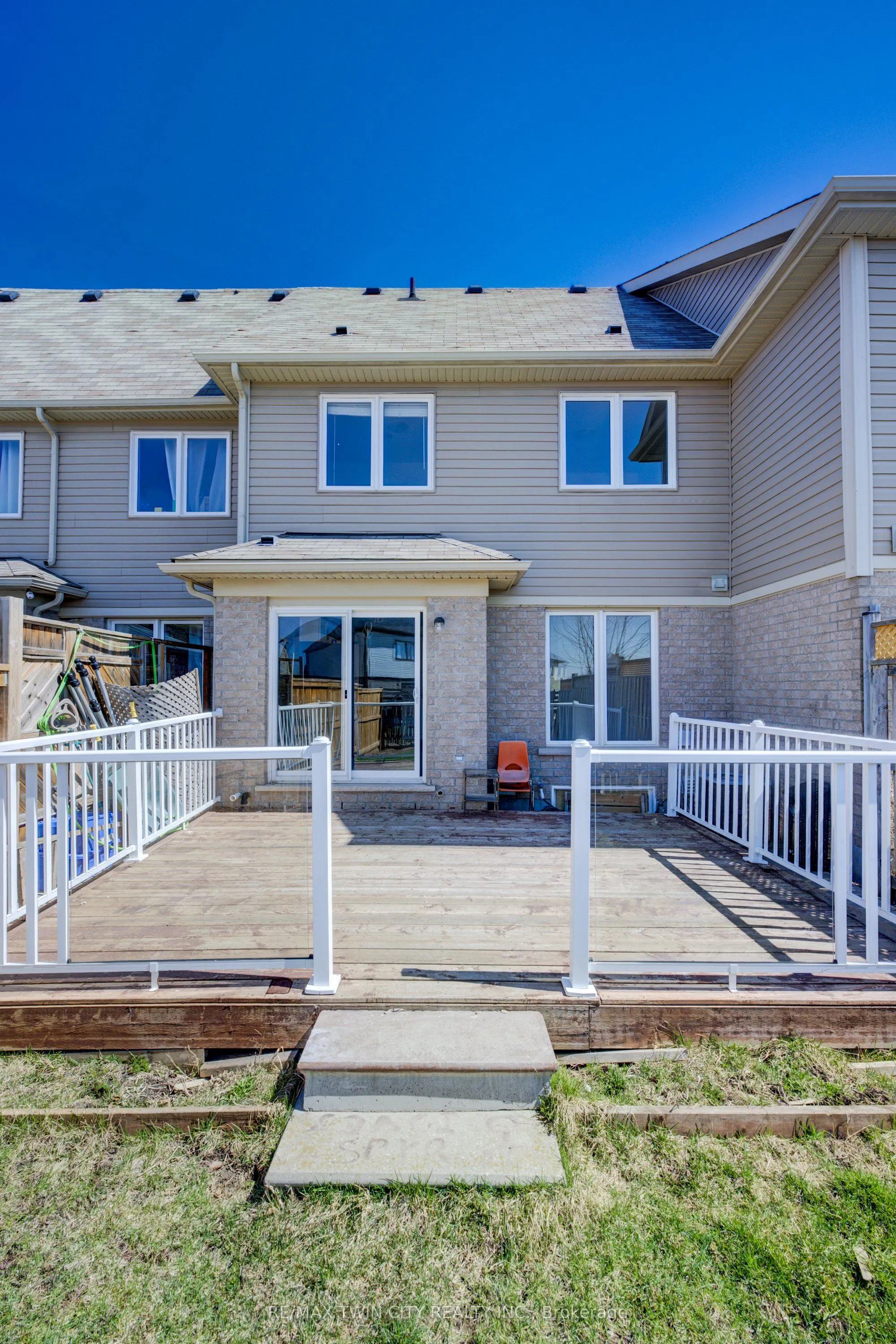 82 Trowbridge Street