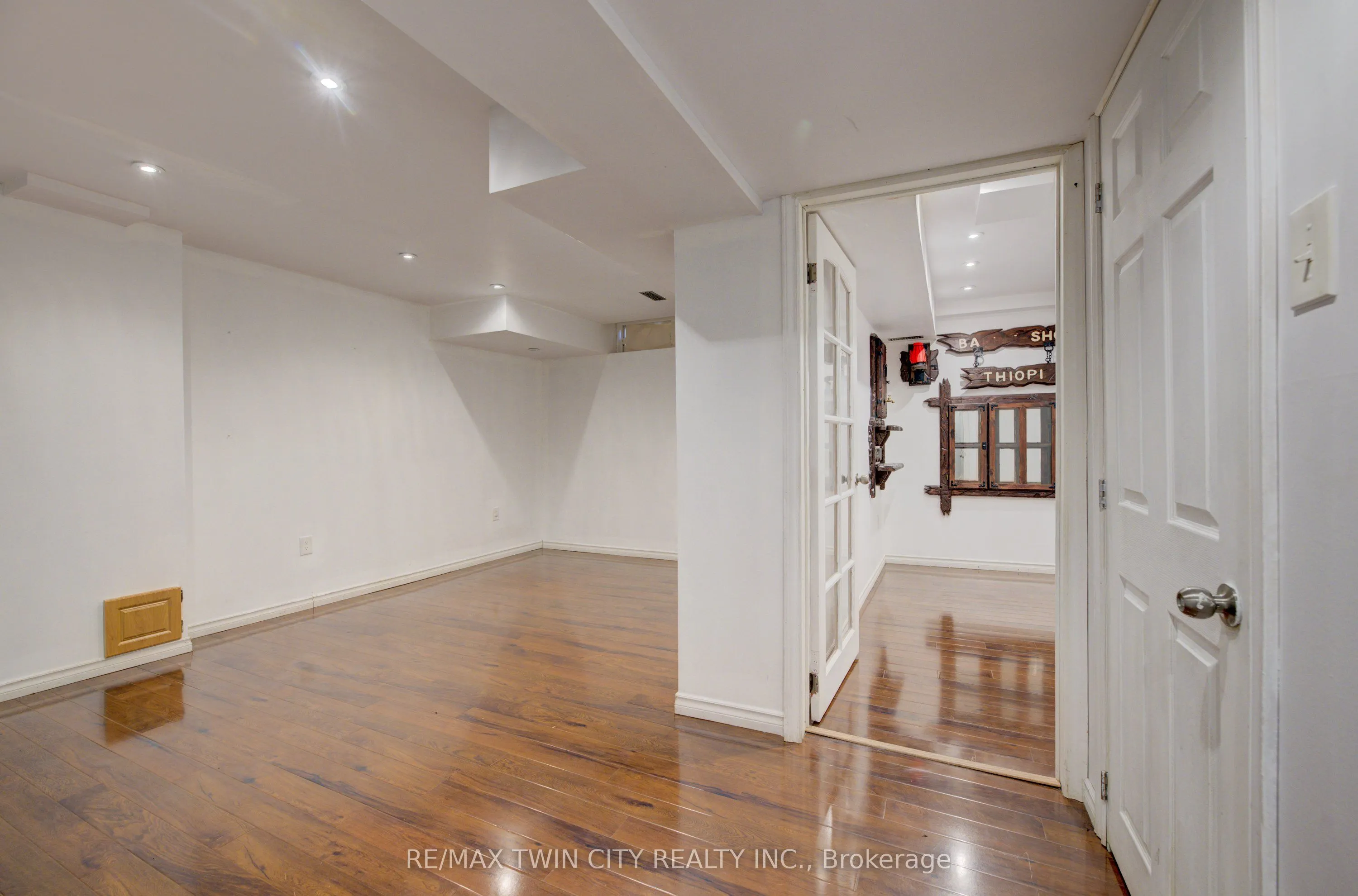 82 Trowbridge Street