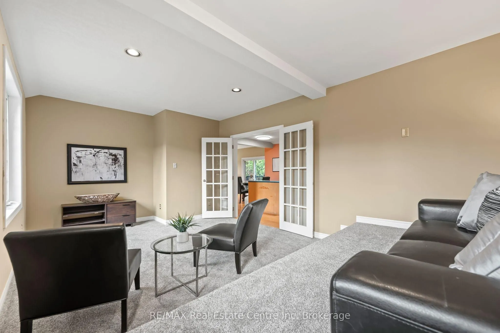 4 BROCK Road N