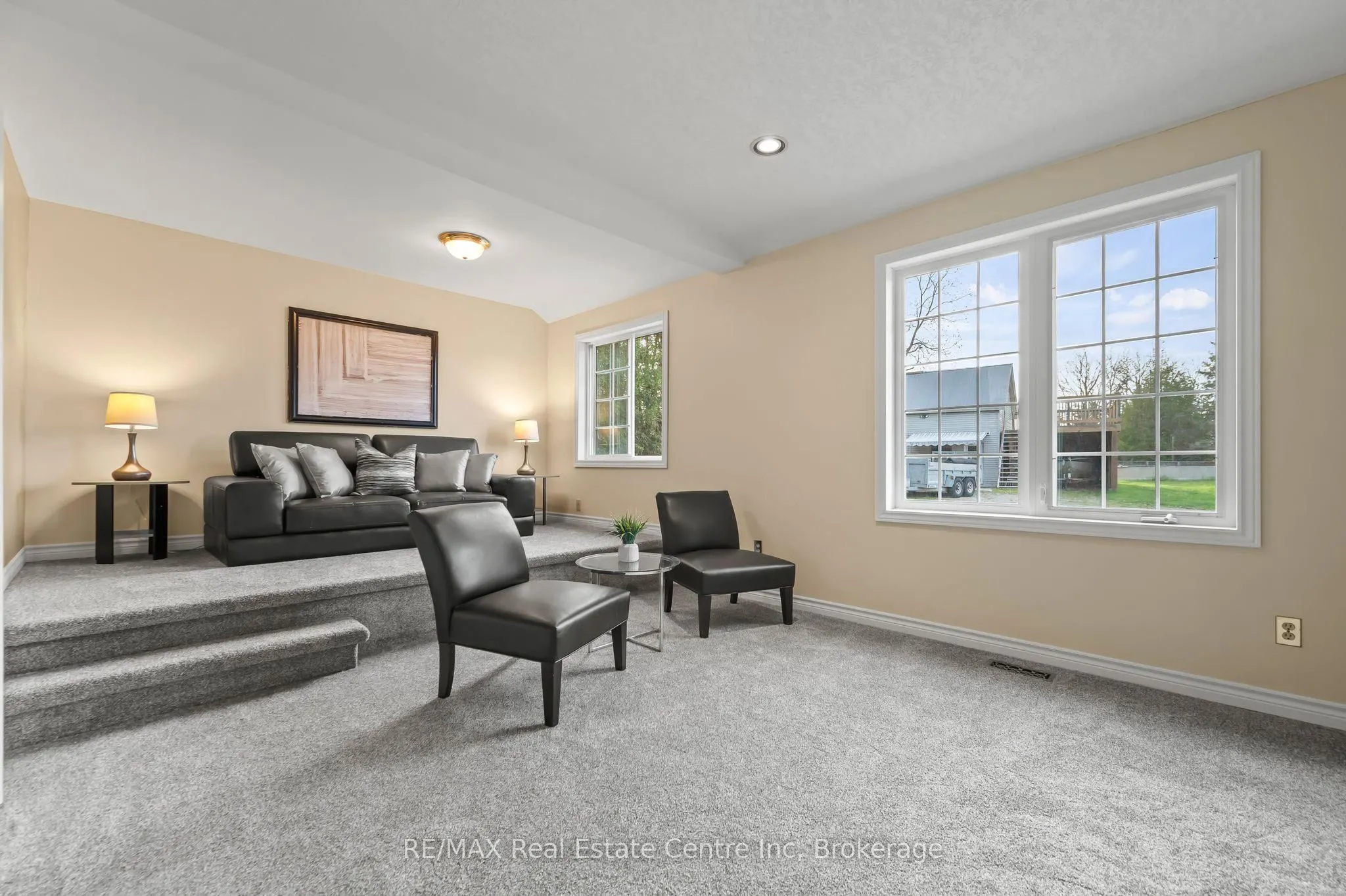 4 BROCK Road N