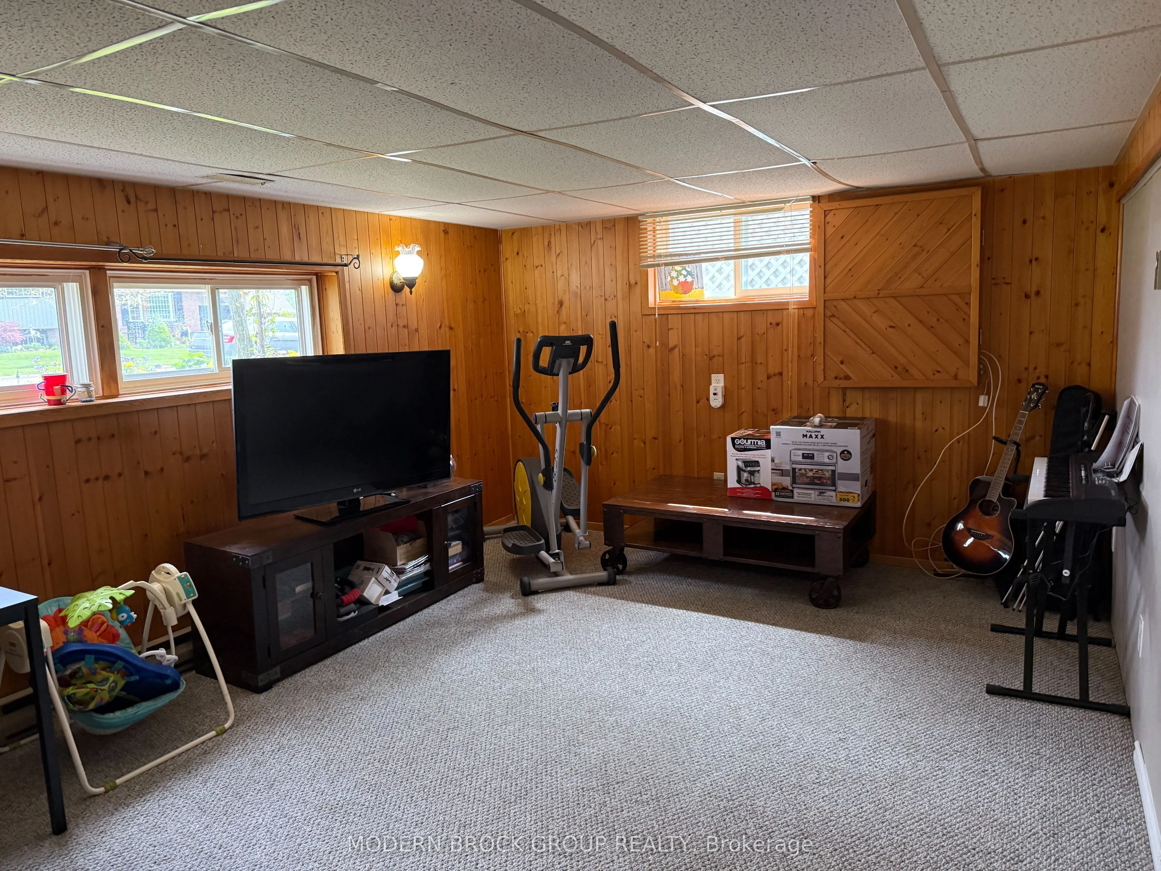 1350 Linden Crescent