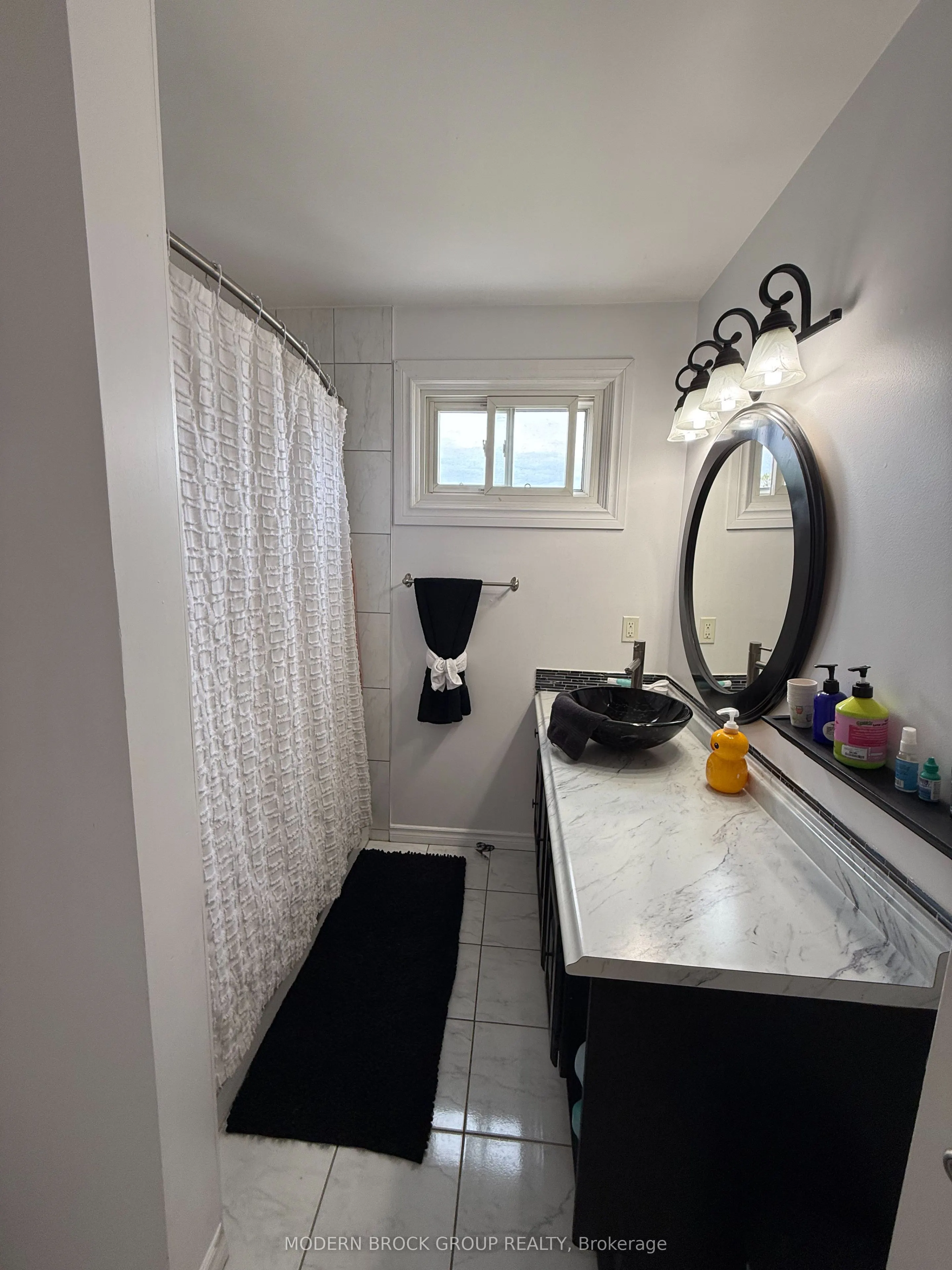 1350 Linden Crescent