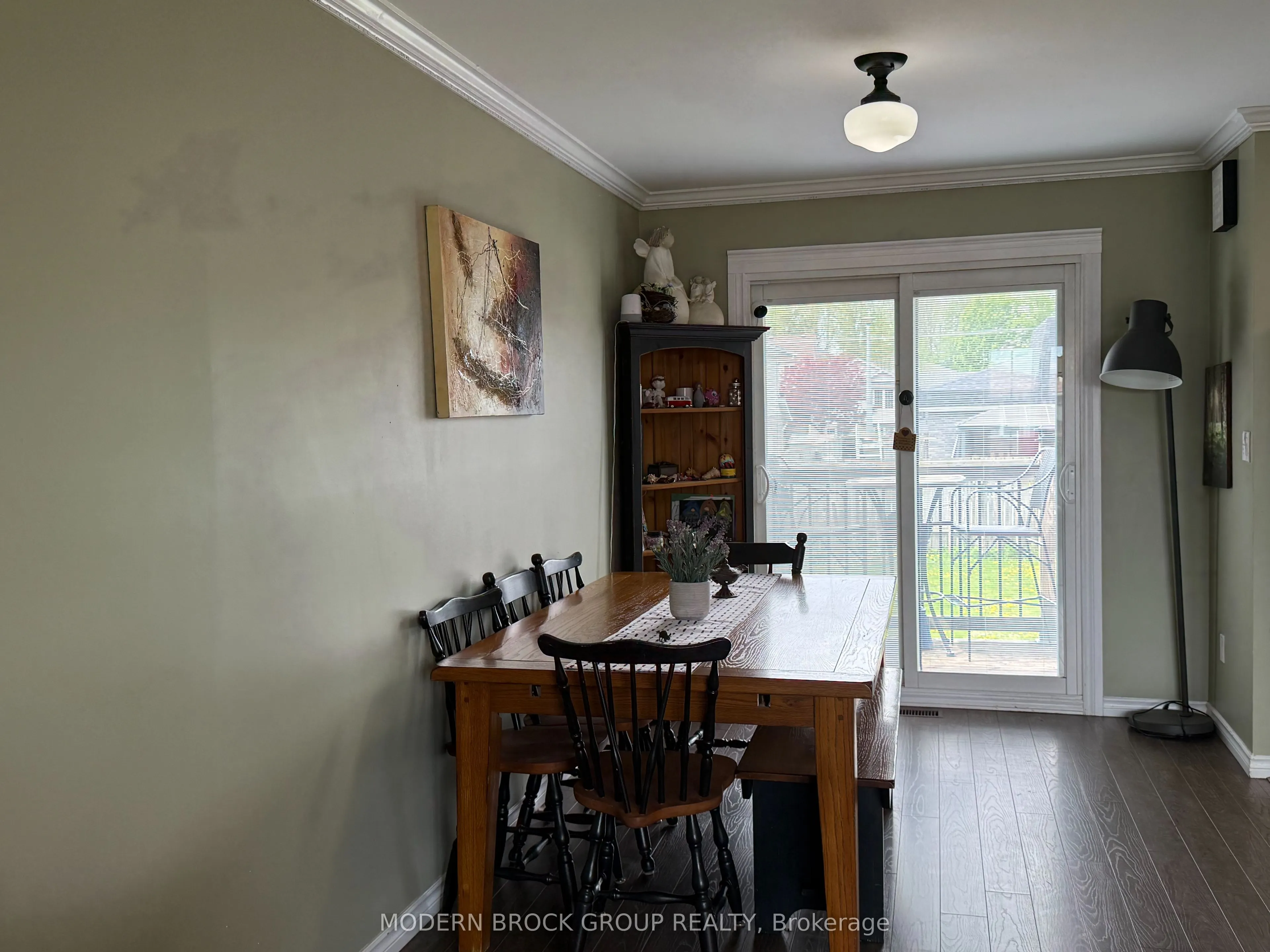 1350 Linden Crescent