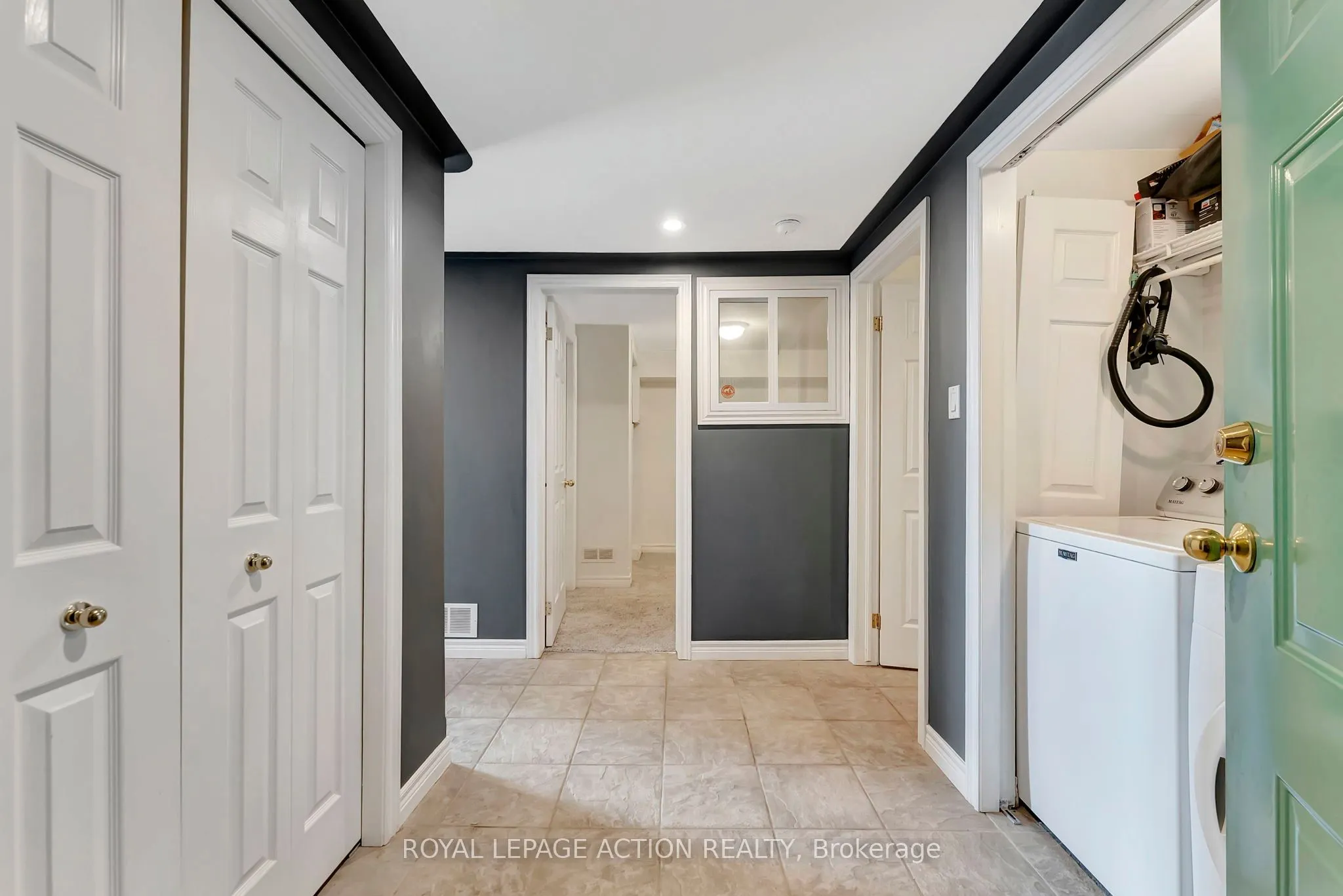 111 Grey Street #212