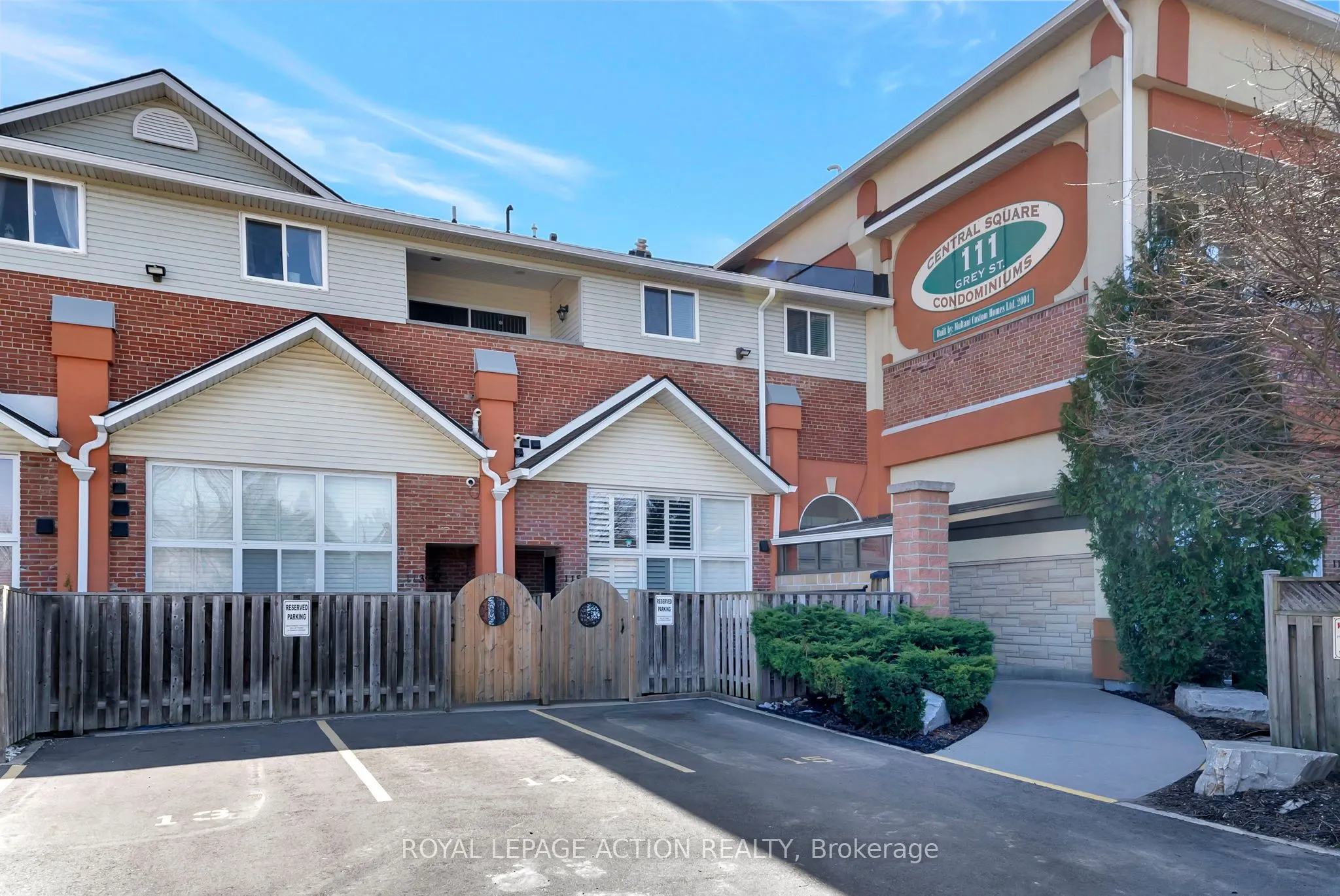 111 Grey Street #212