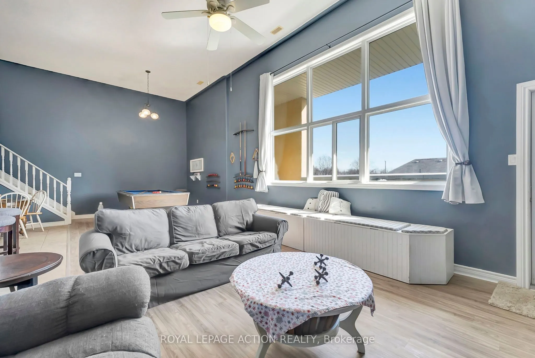 111 Grey Street #212
