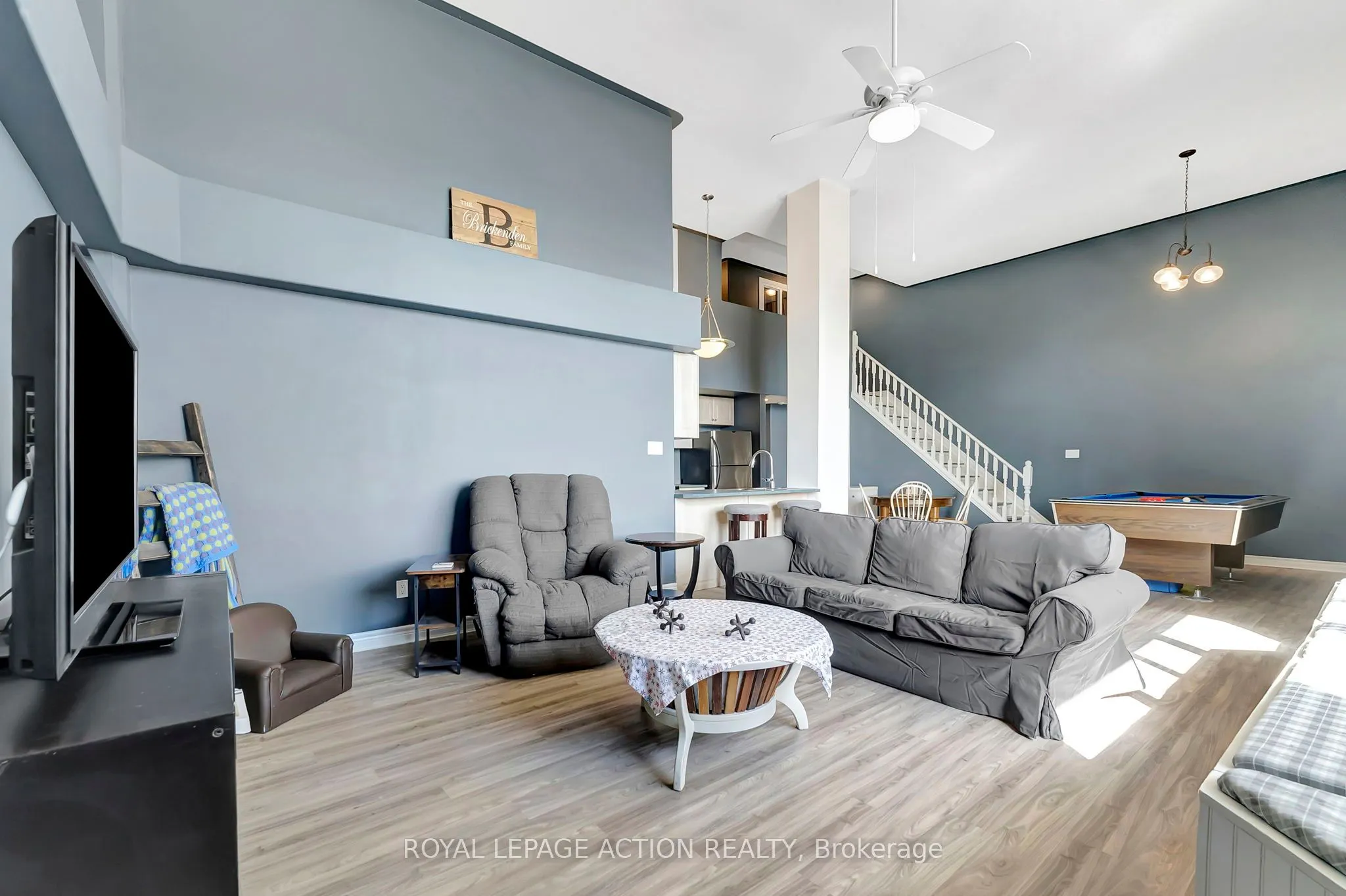 111 Grey Street #212