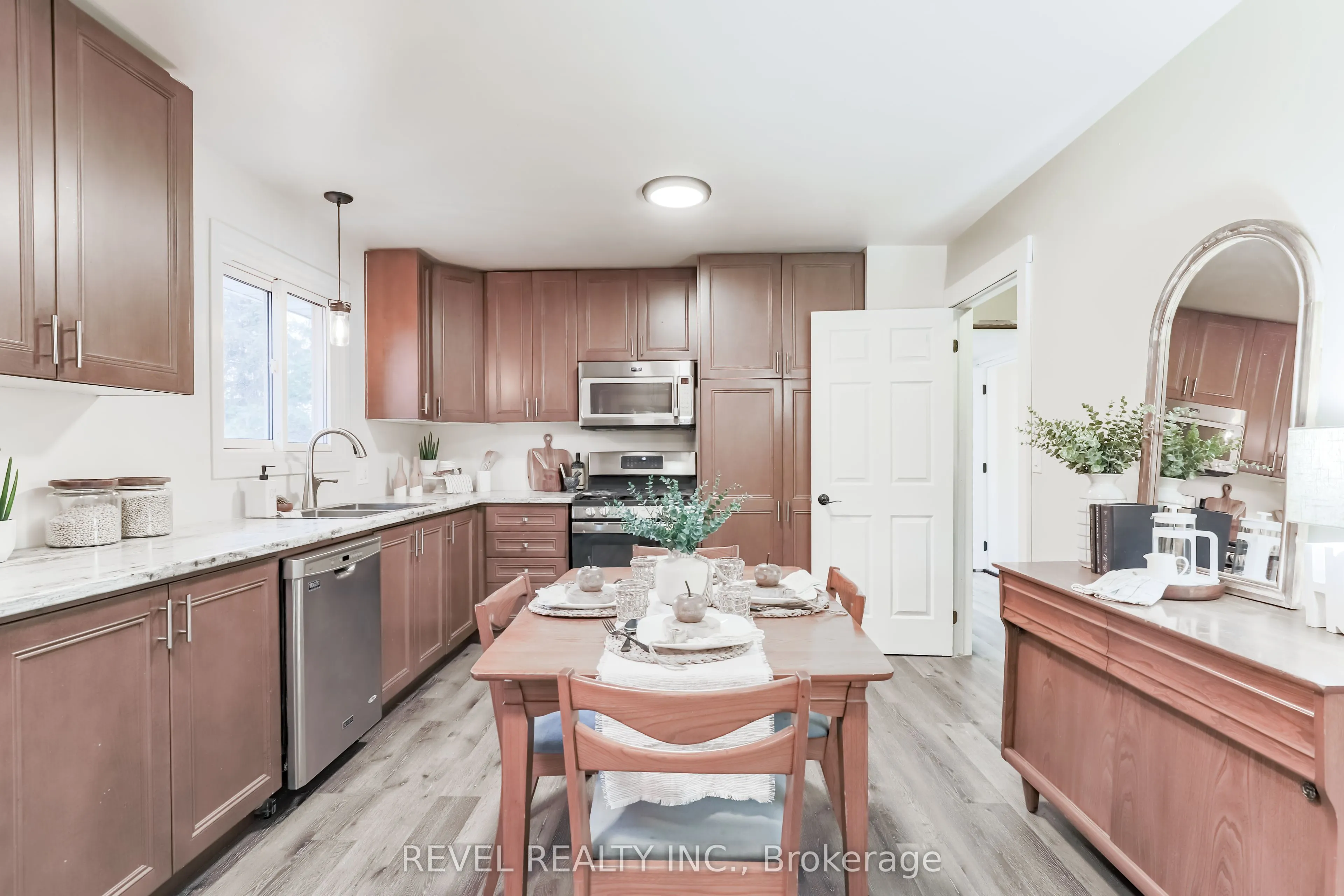 3880 Highway 35