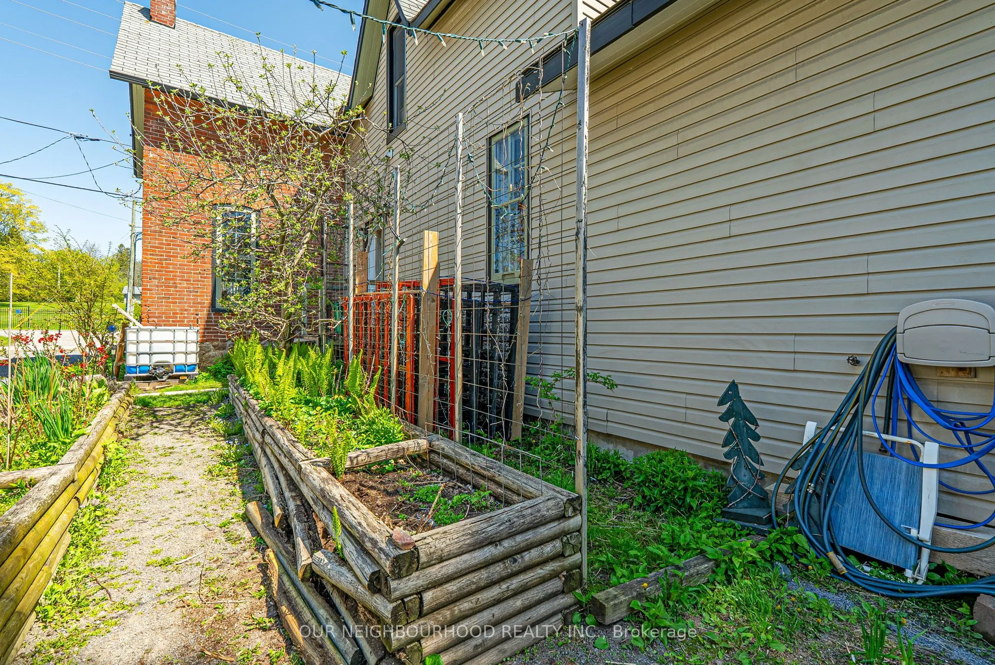 80 King Street E