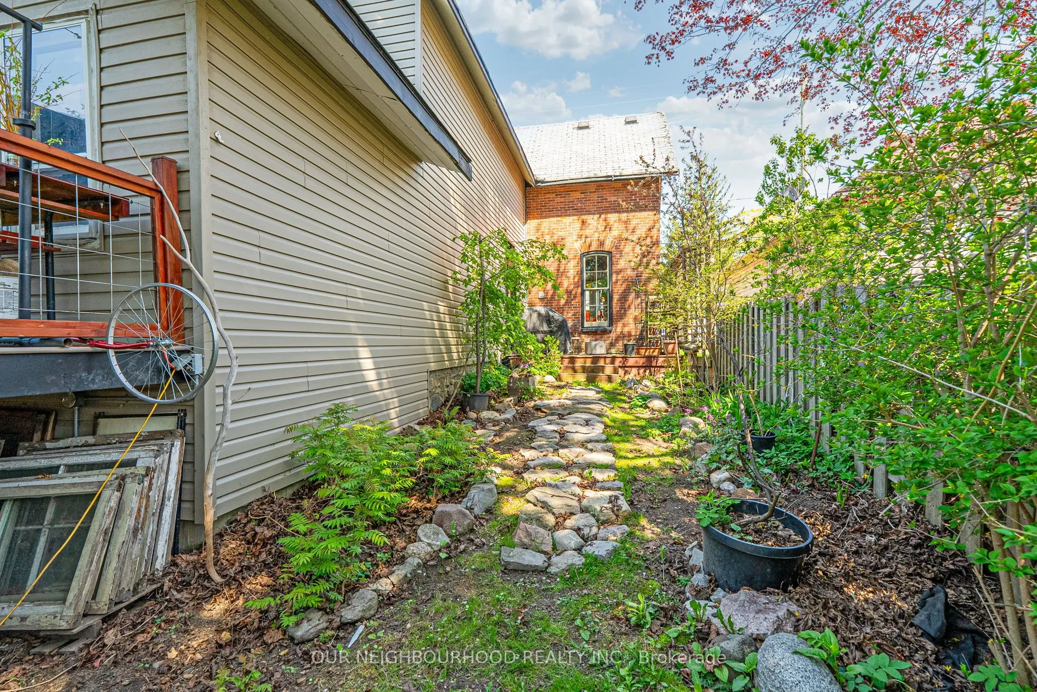 80 King Street E
