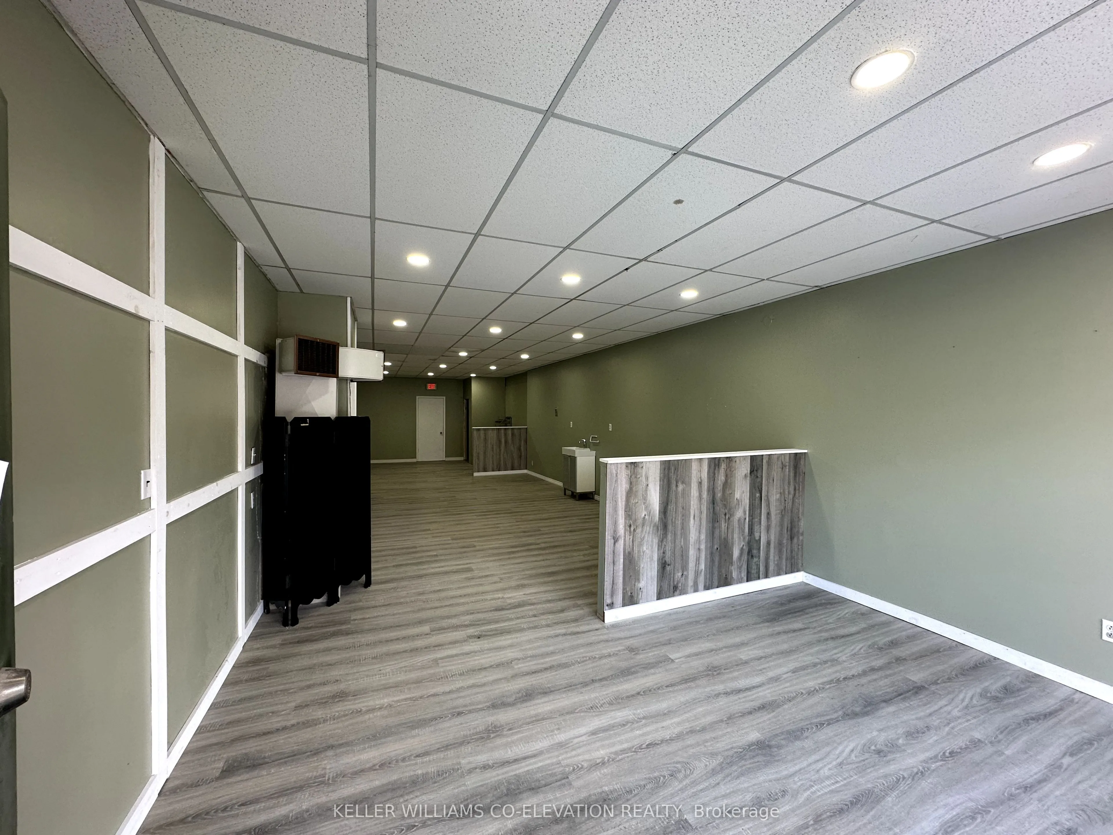 9 George Street W