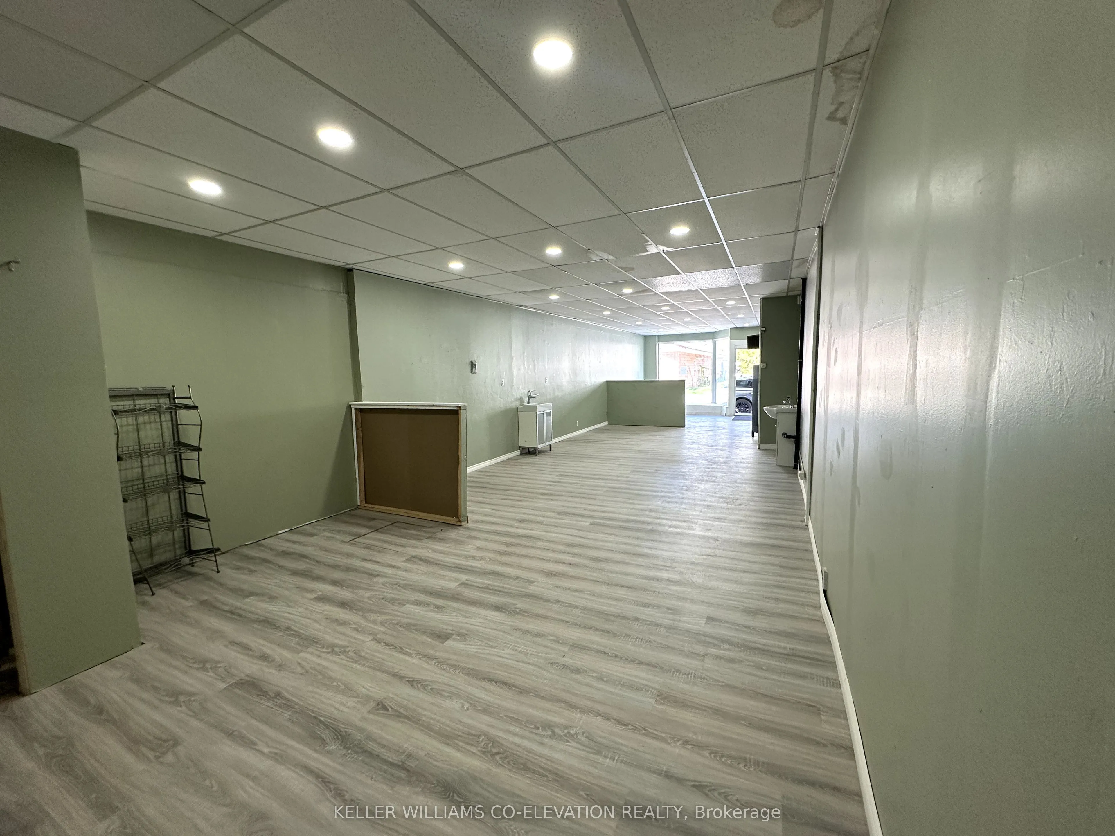 9 George Street W