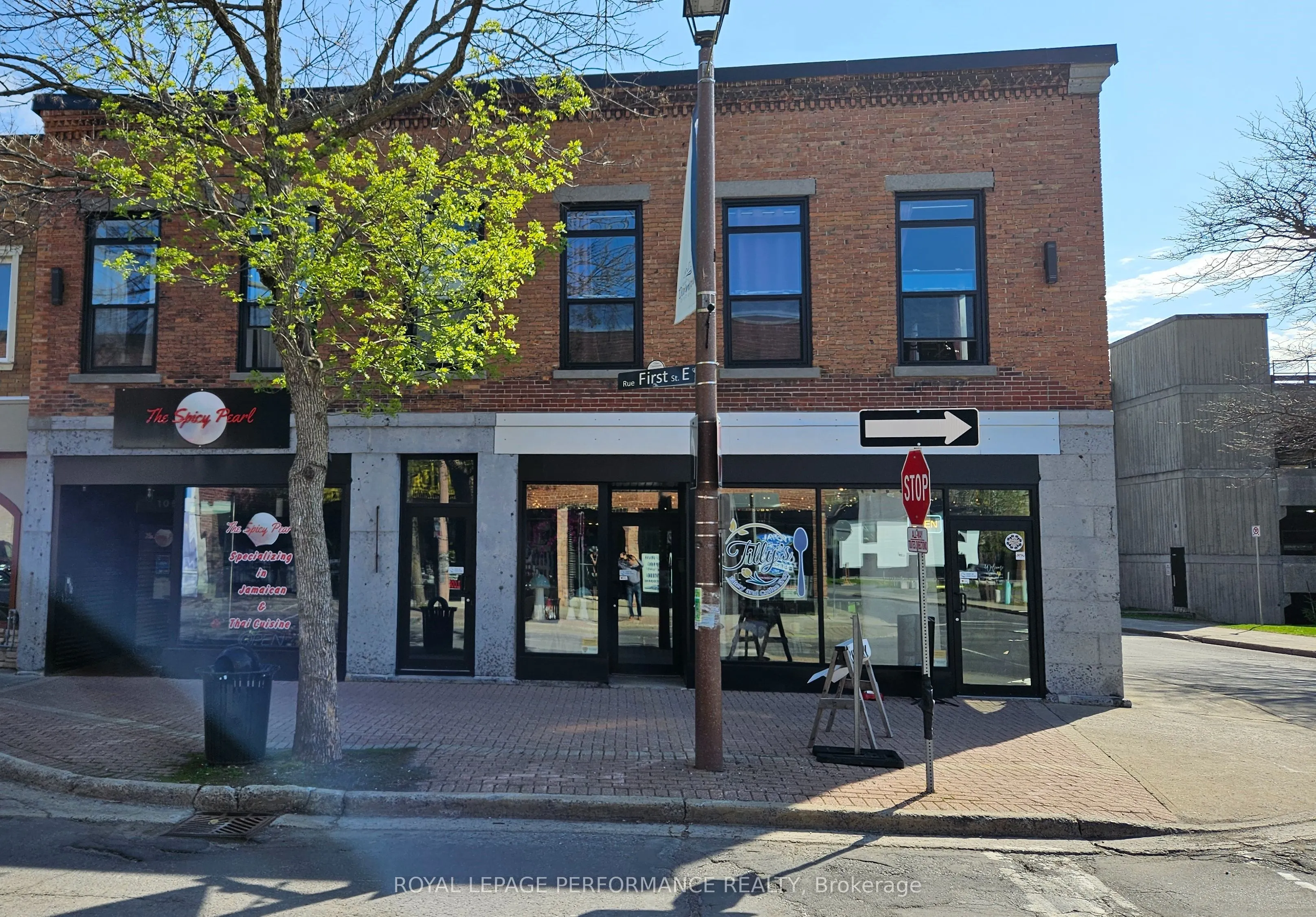 105 Pitt Street E